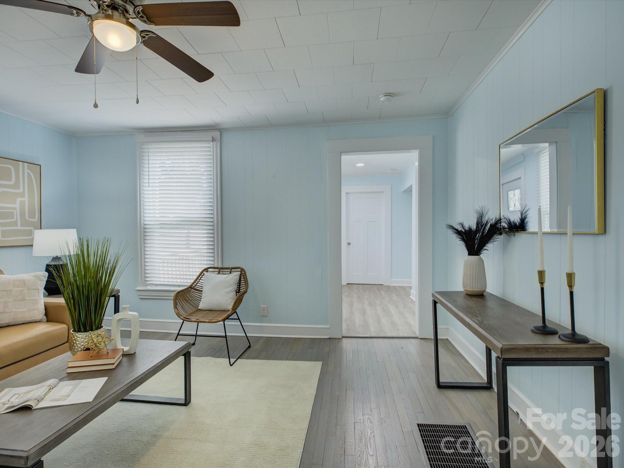 212 N Lee Street Property Photo 7