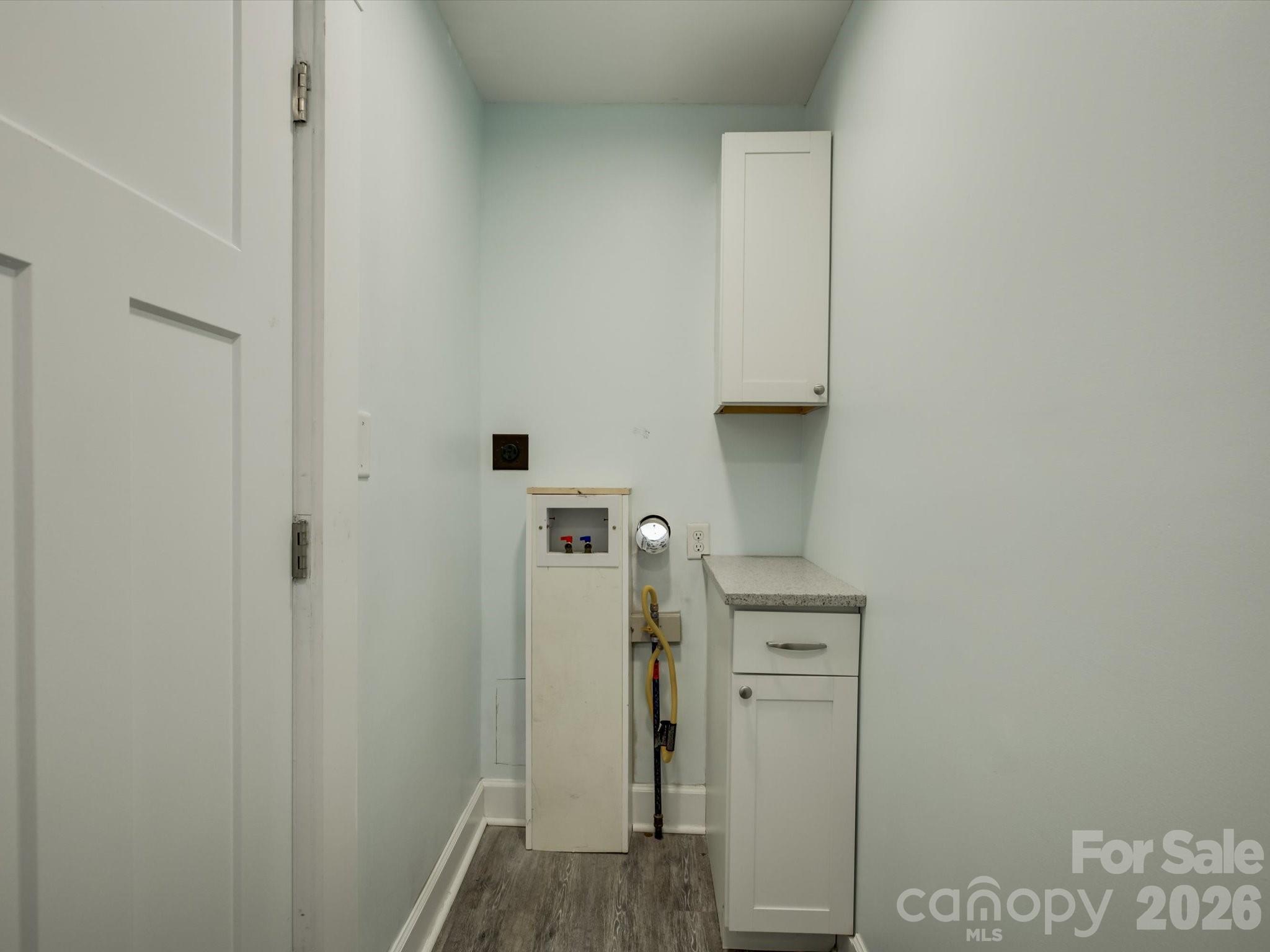 212 N Lee Street Property Photo 23