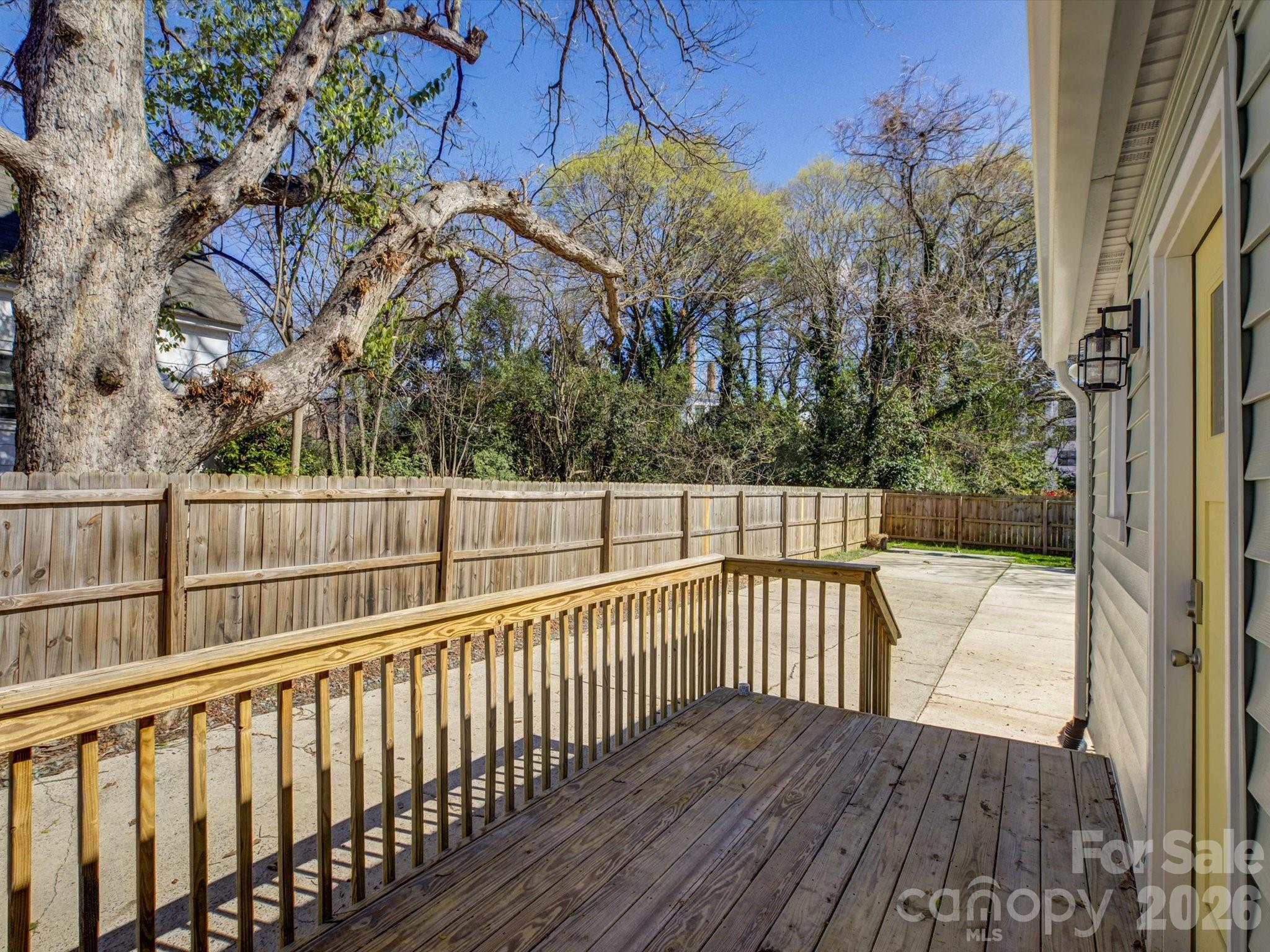 212 N Lee Street Property Photo 33