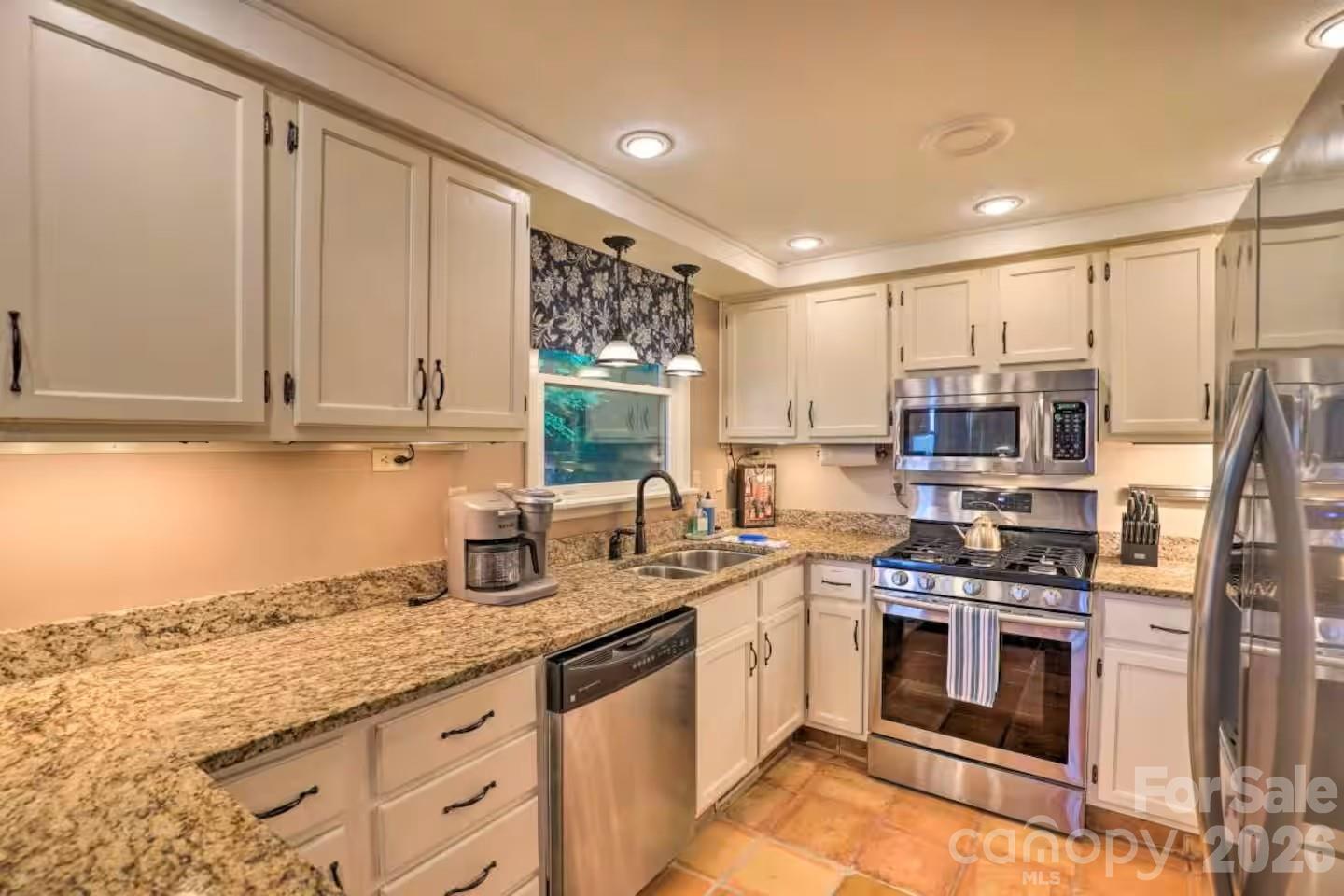 553 Deep Gap Road Property Photo 7