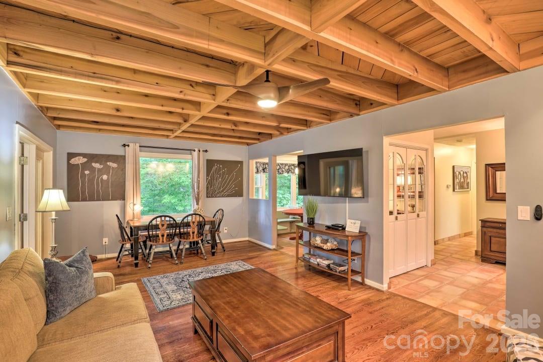 553 Deep Gap Road Property Photo 8