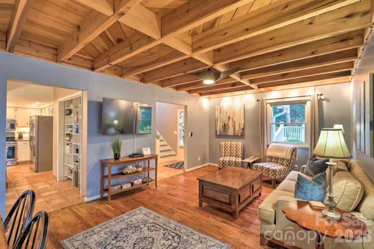 553 Deep Gap Road Property Photo 9