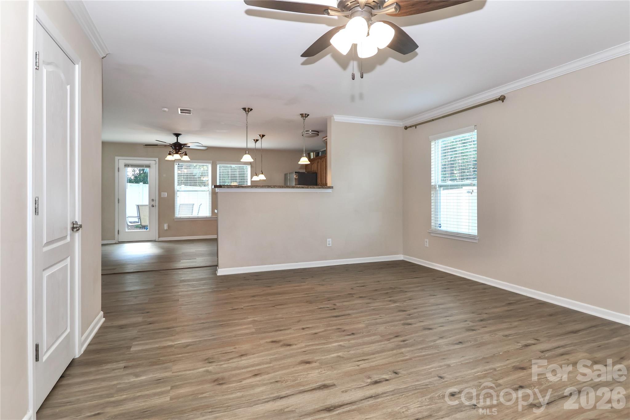 1123 Valley Street Property Photo 6
