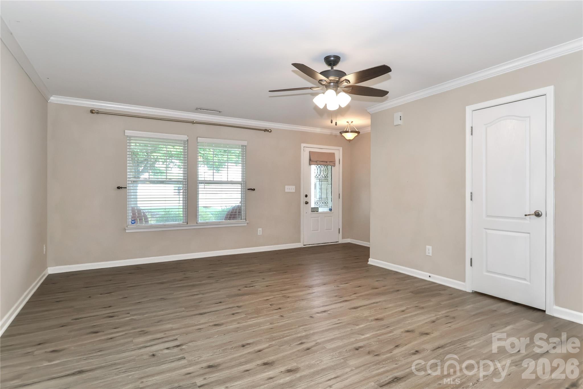 1123 Valley Street Property Photo 7