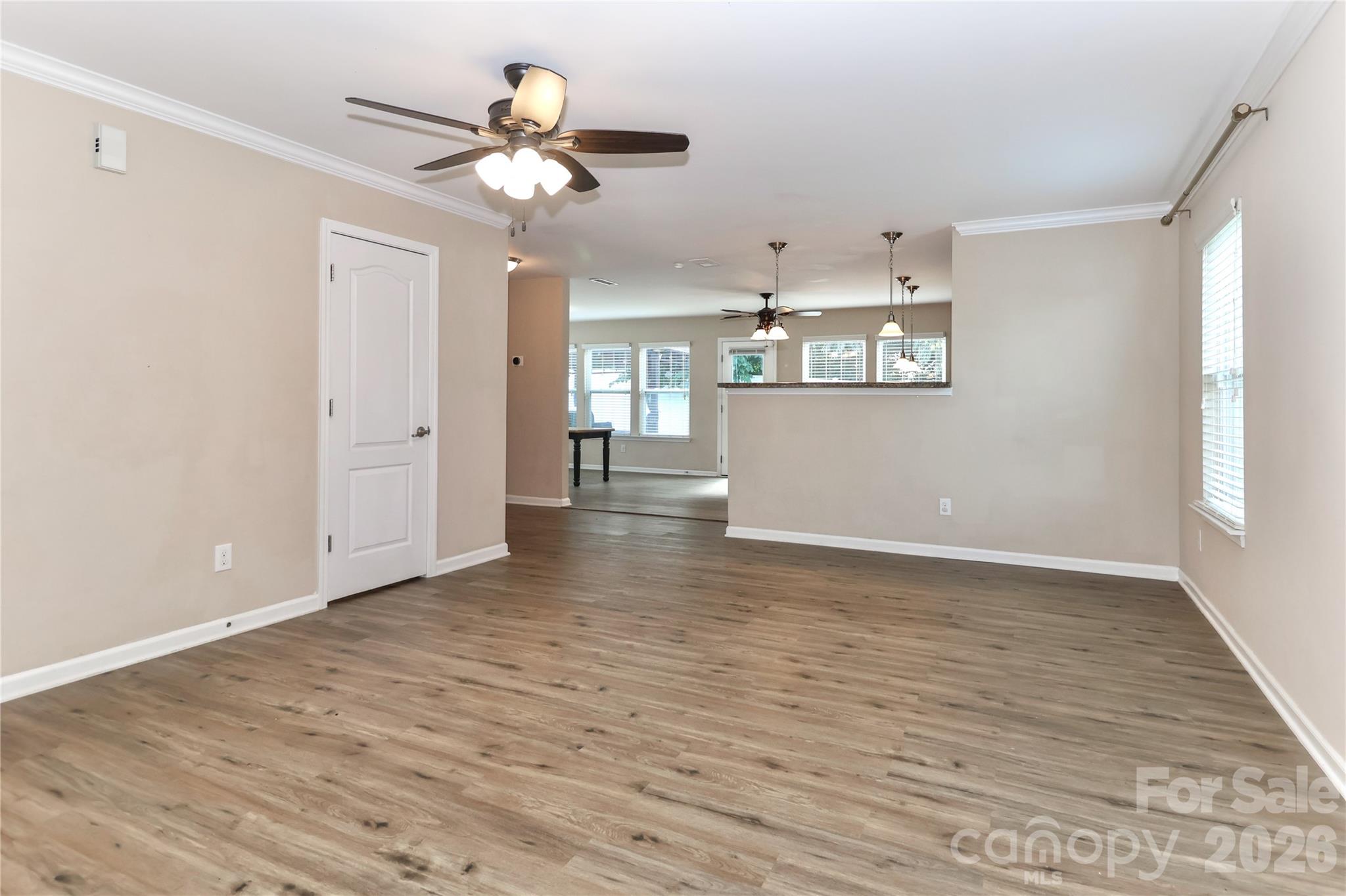 1123 Valley Street Property Photo 8