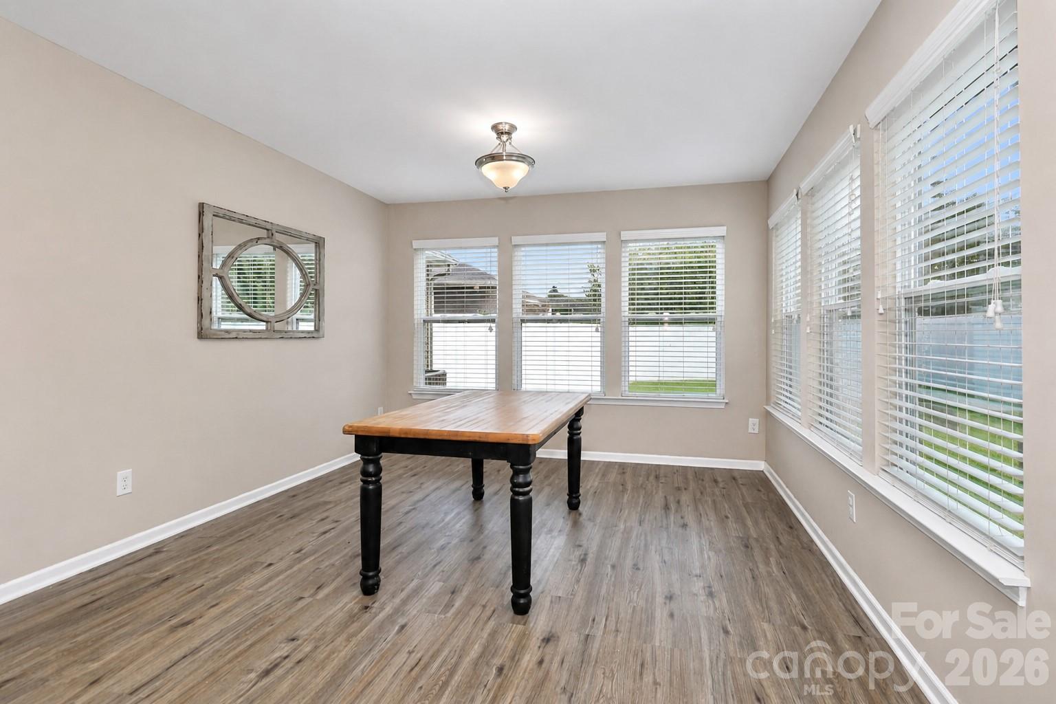 1123 Valley Street Property Photo 11