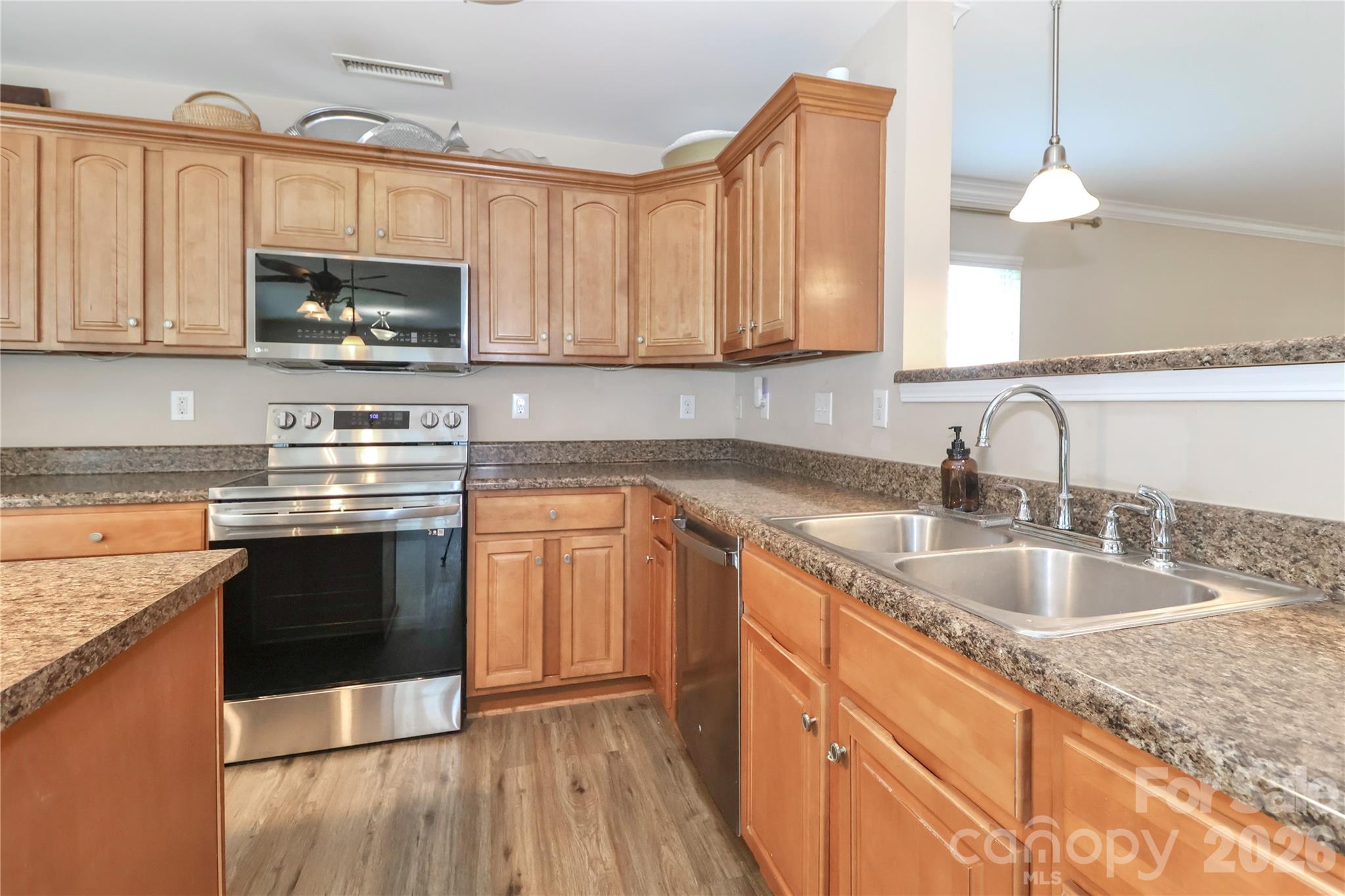 1123 Valley Street Property Photo 18