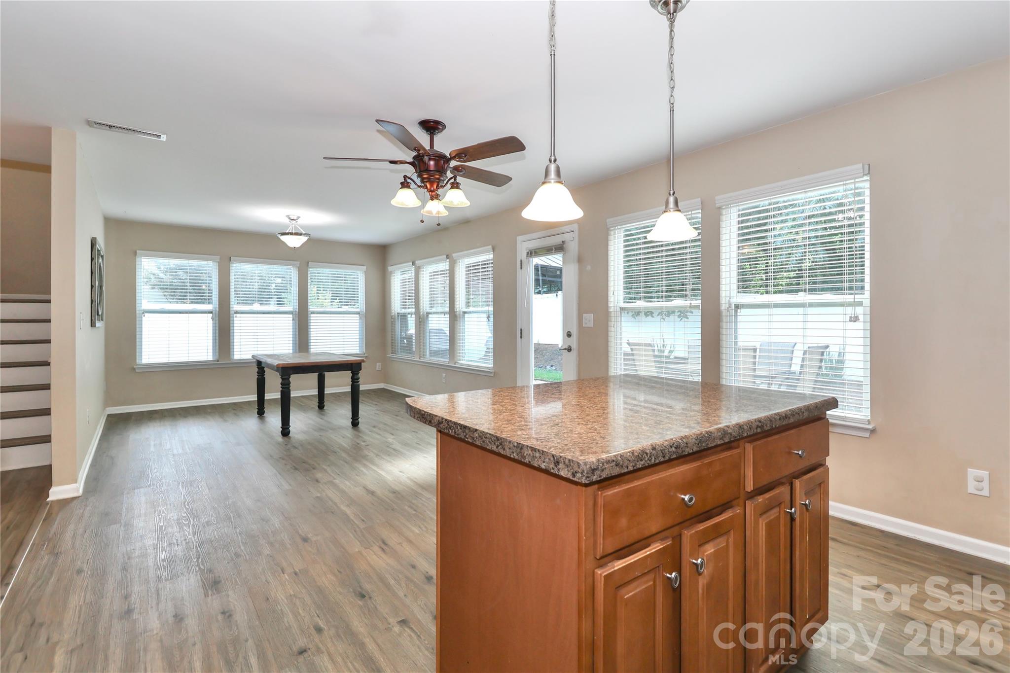 1123 Valley Street Property Photo 20