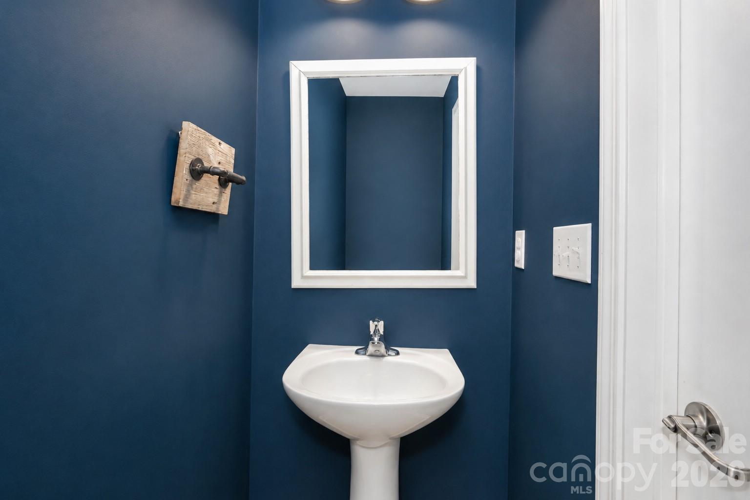 1123 Valley Street Property Photo 22