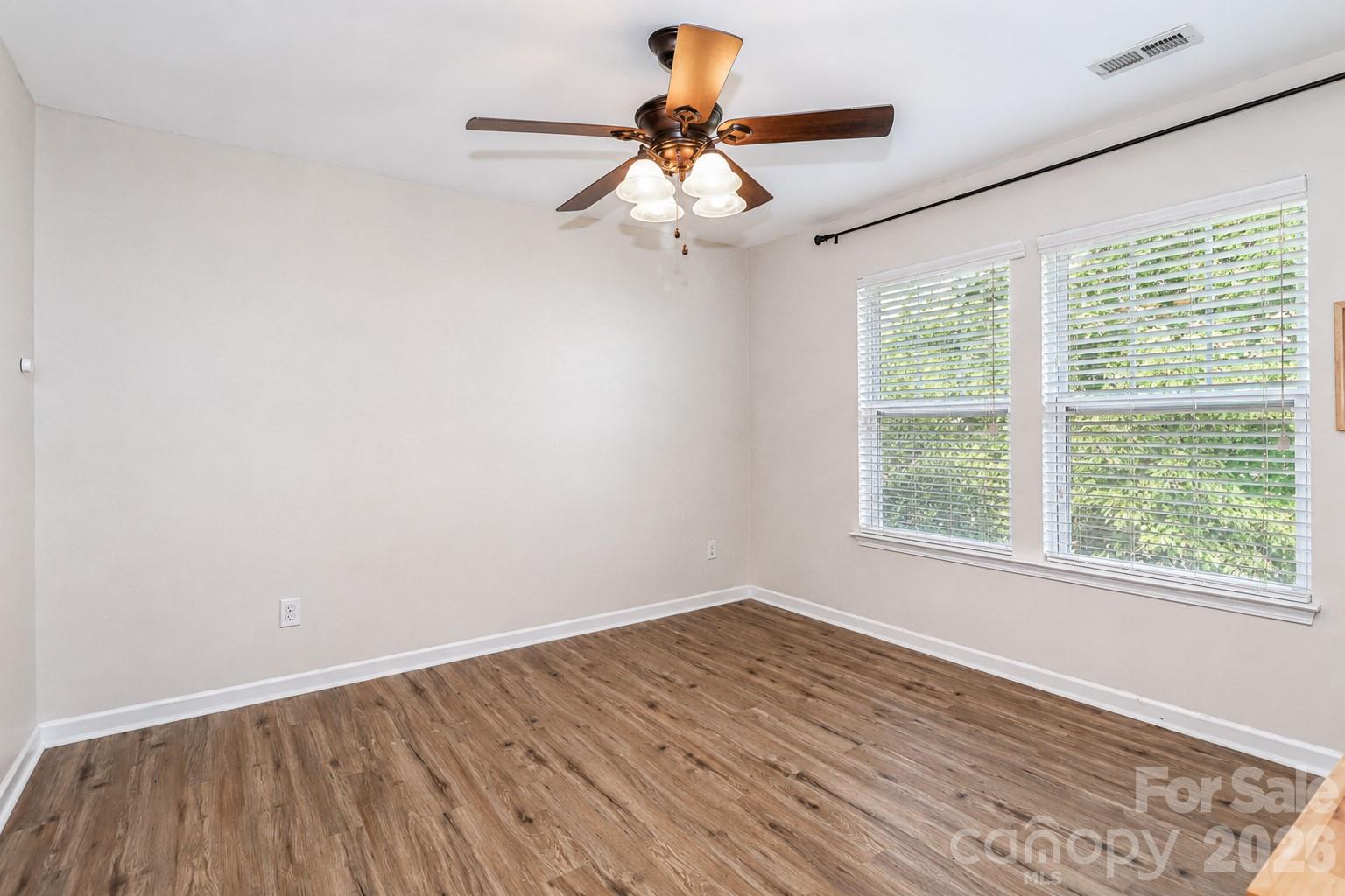 1123 Valley Street Property Photo 30