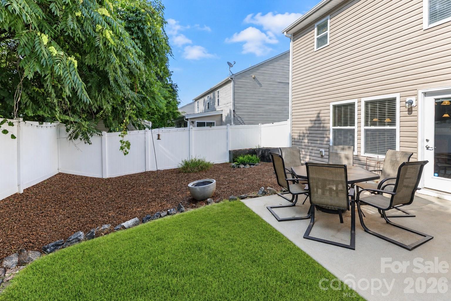 1123 Valley Street Property Photo 38