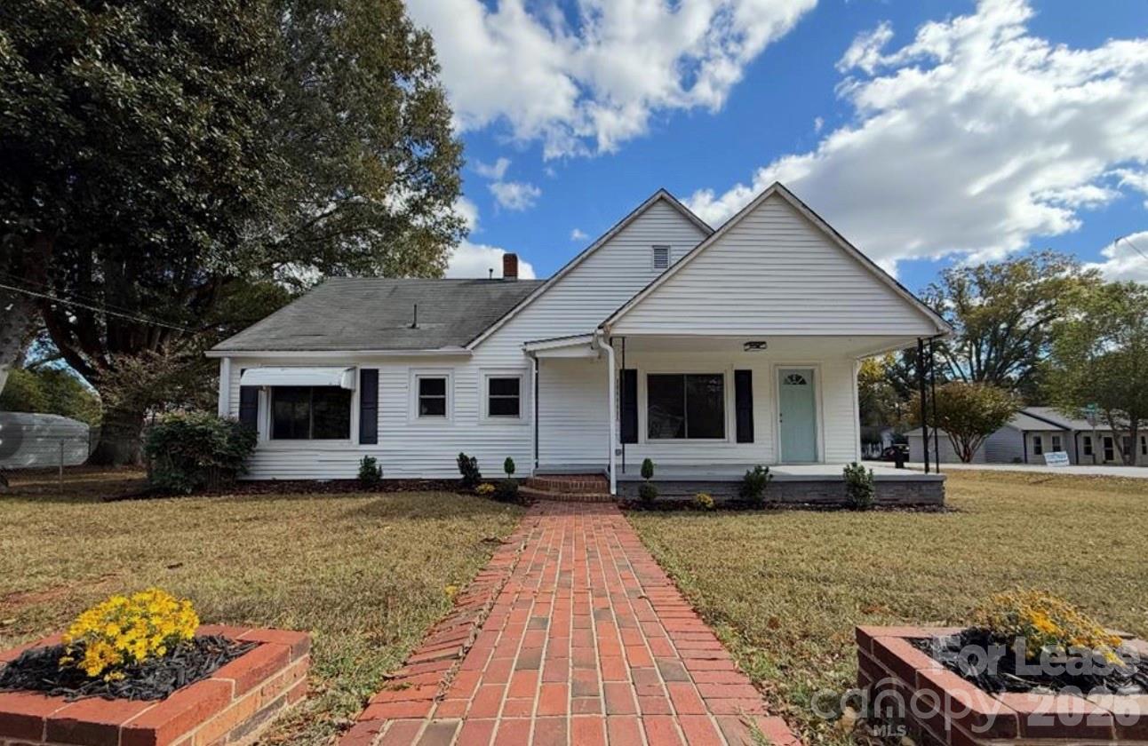 29 Sw Plott Drive Property Photo 1