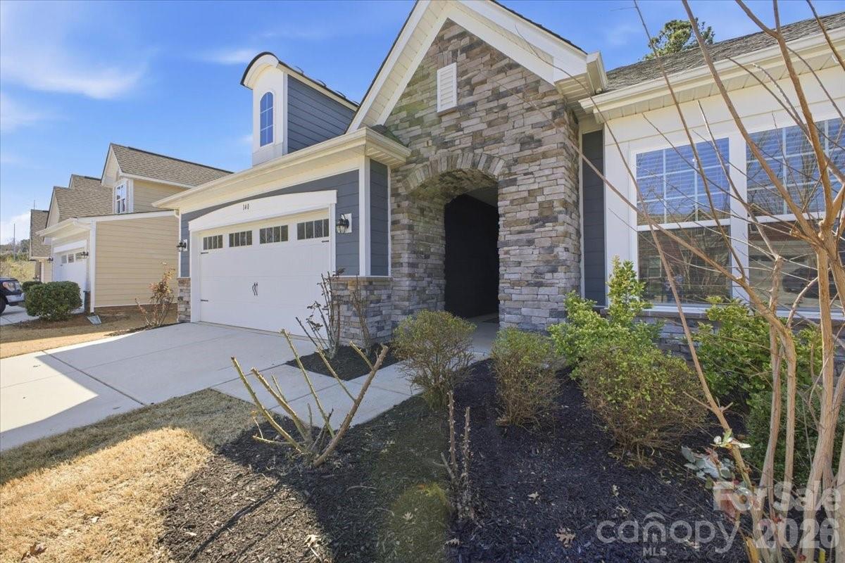 140 Picasso Trail Property Photo 3