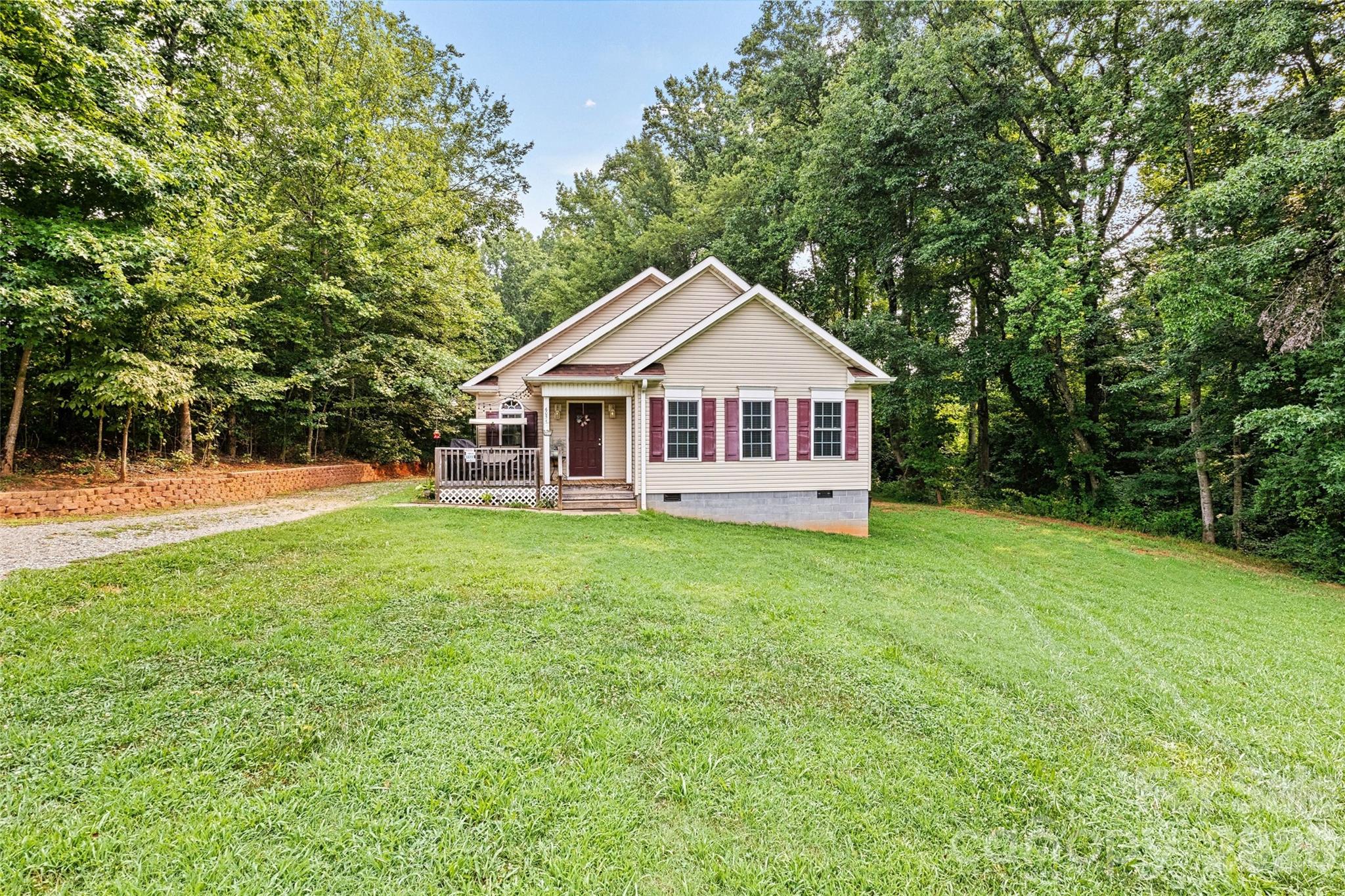 6051 Pointe West Lane Property Photo 4