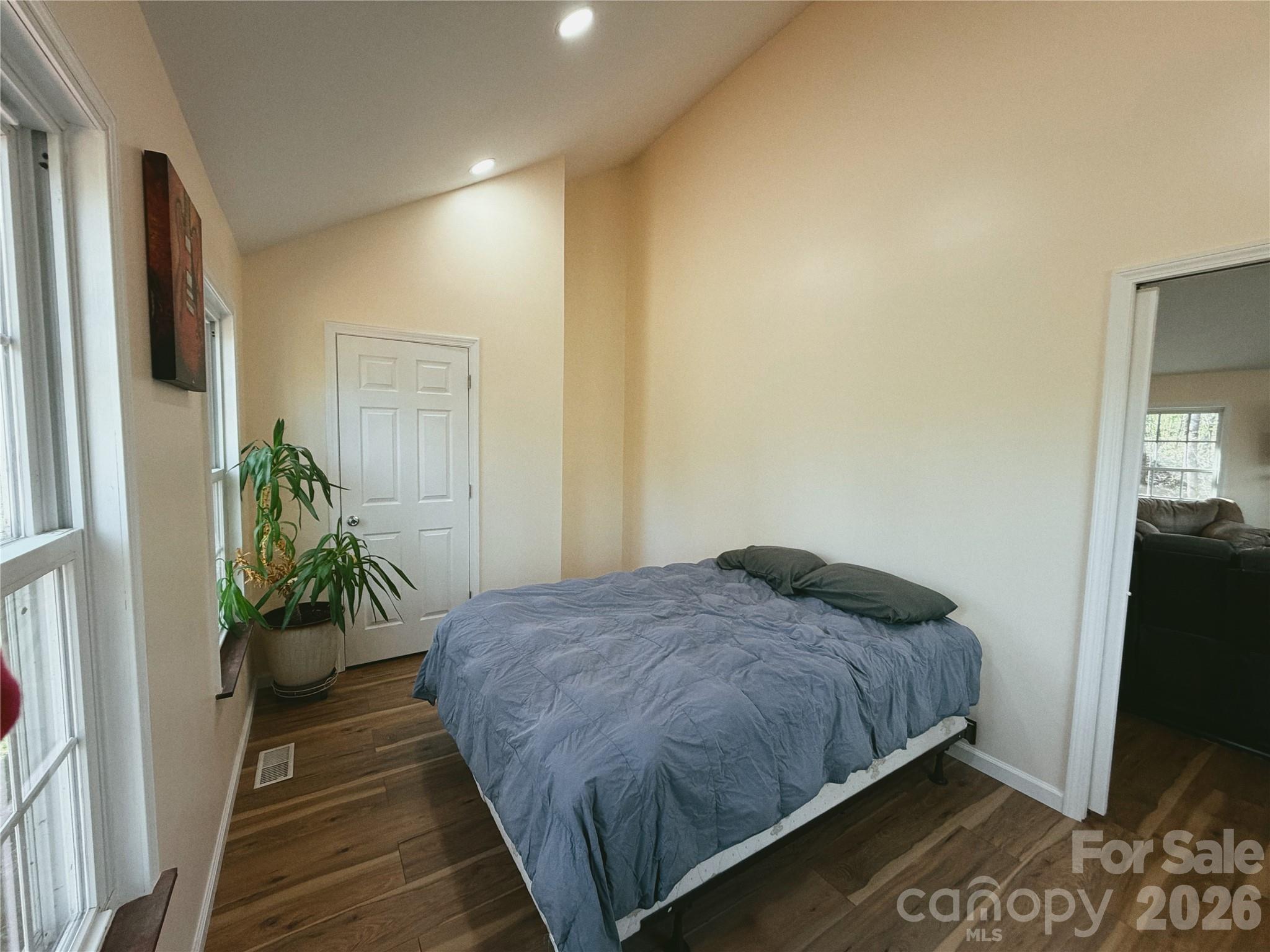 6051 Pointe West Lane Property Photo 15