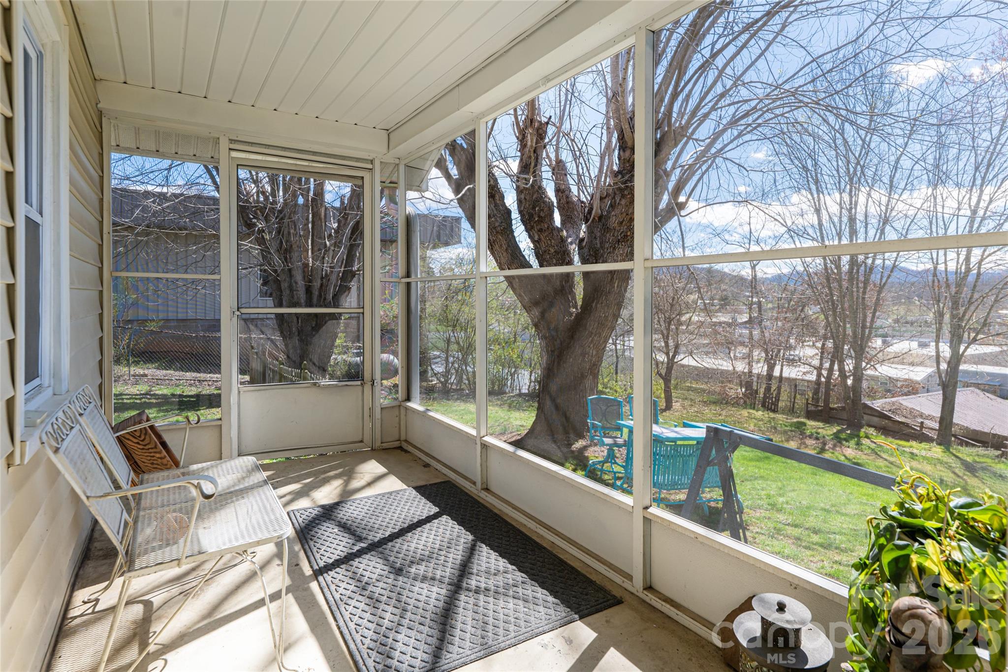 203 Pine Street Property Photo 5