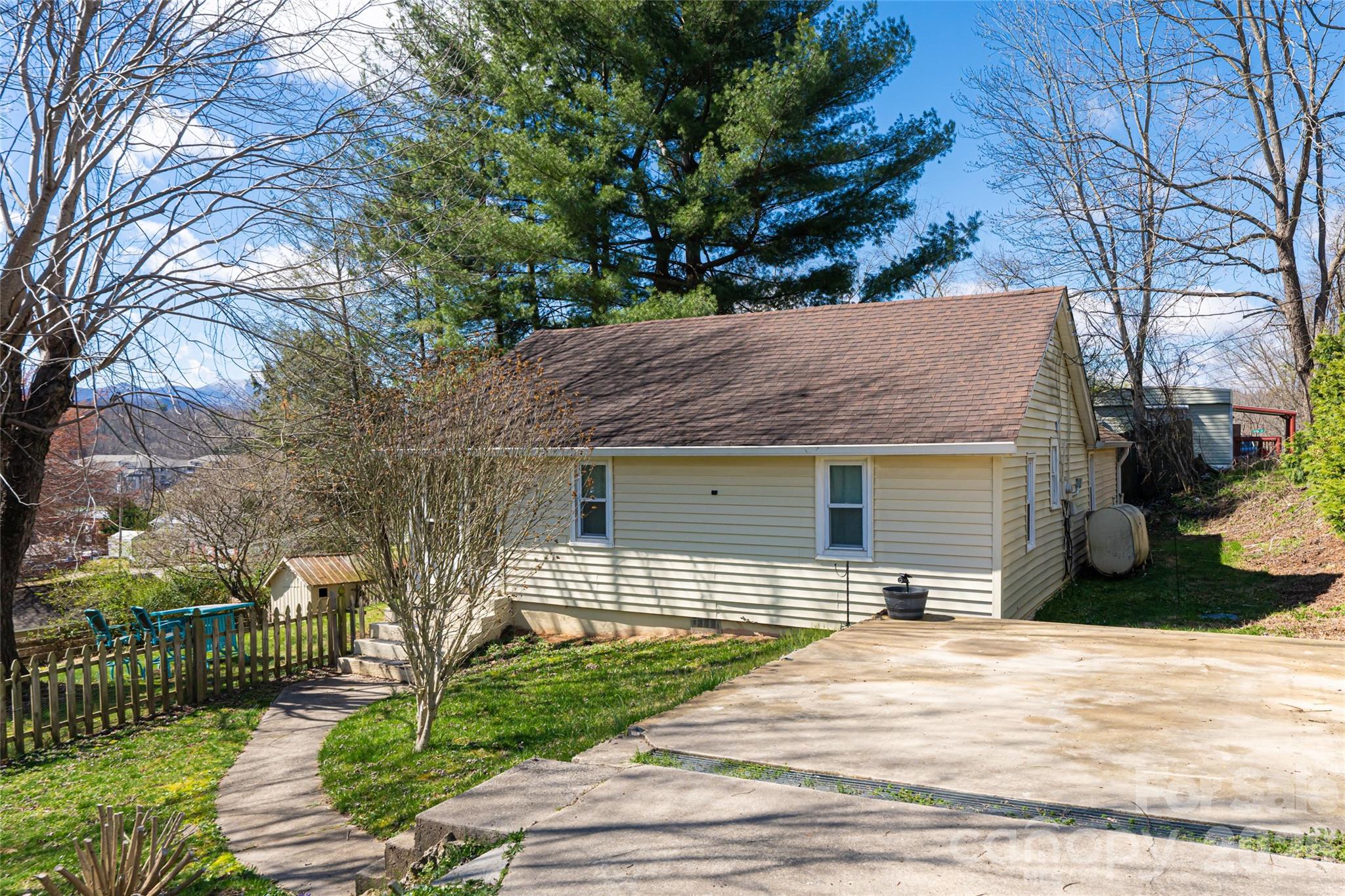 203 Pine Street Property Photo 35