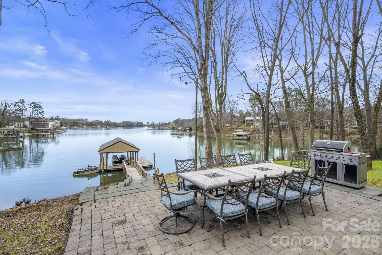 4448 Hill Street Property Photo 4
