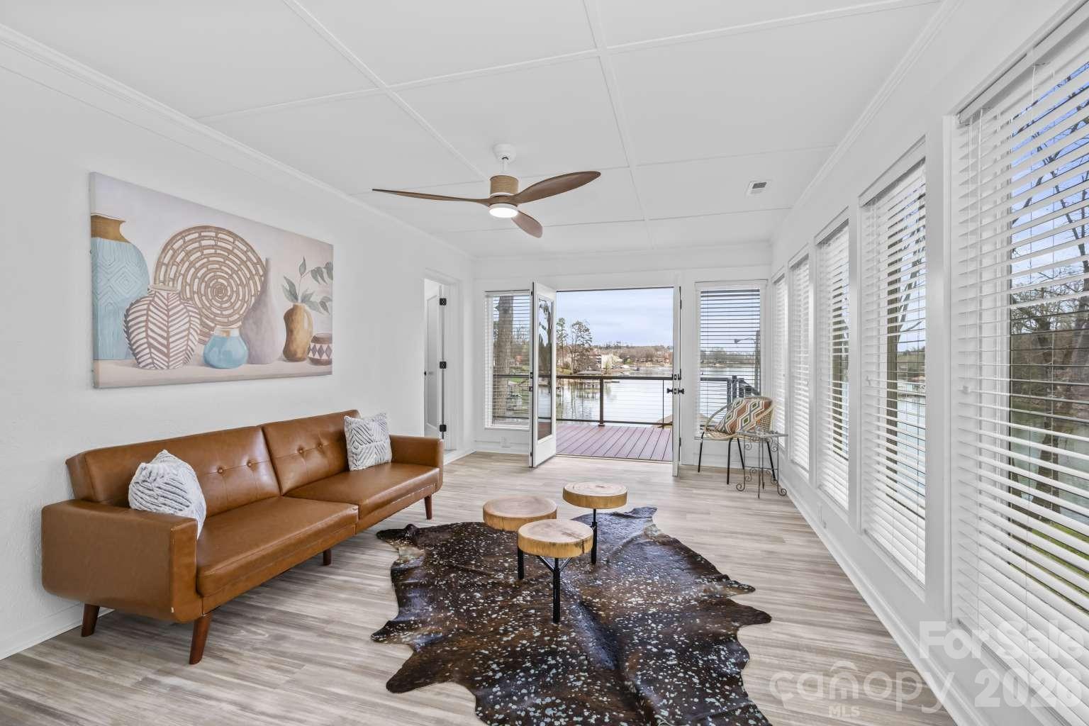 4448 Hill Street Property Photo 9