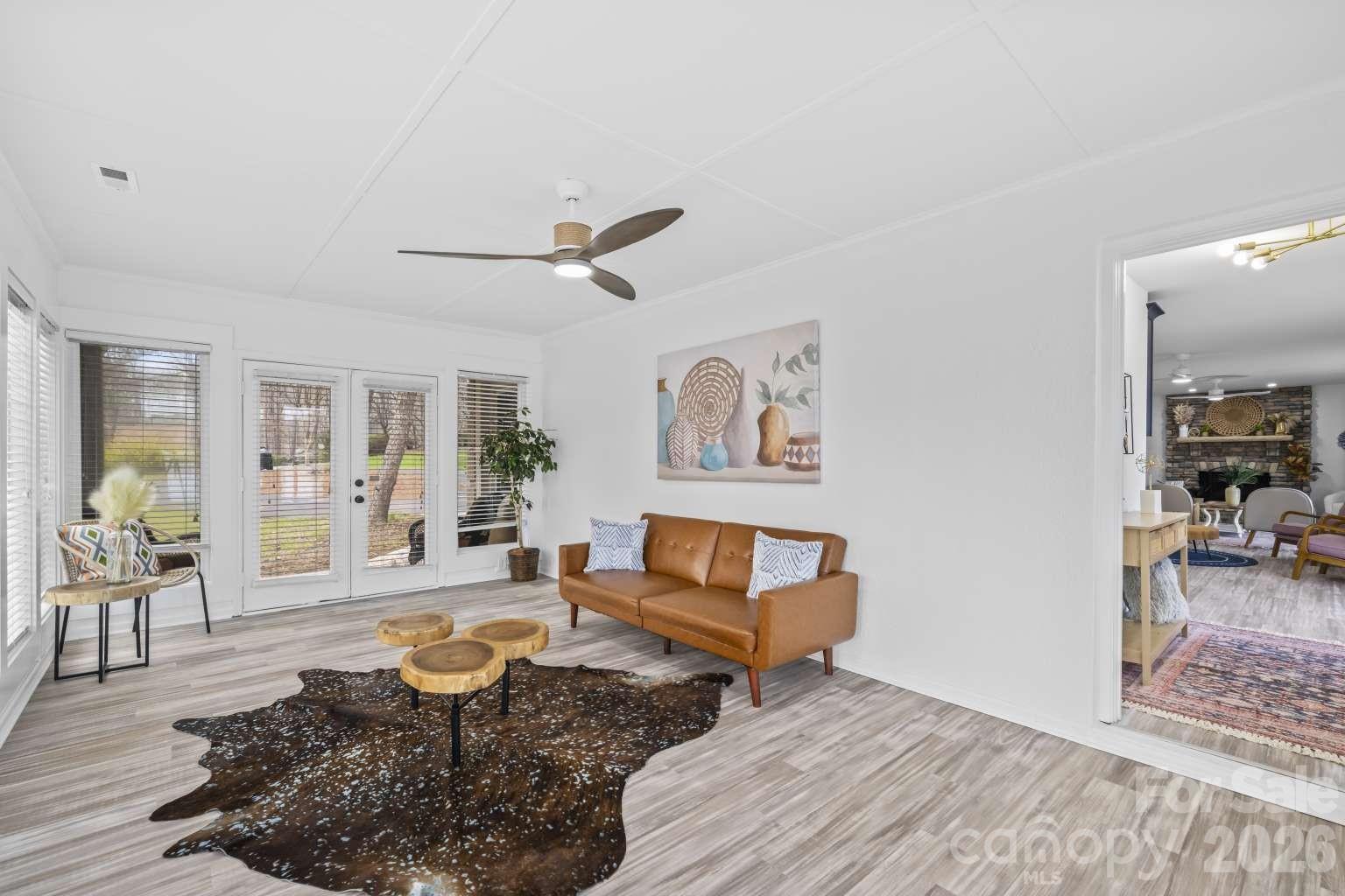 4448 Hill Street Property Photo 10