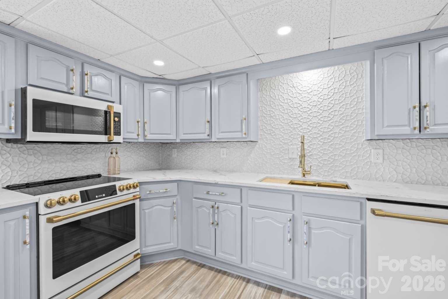 4448 Hill Street Property Photo 24