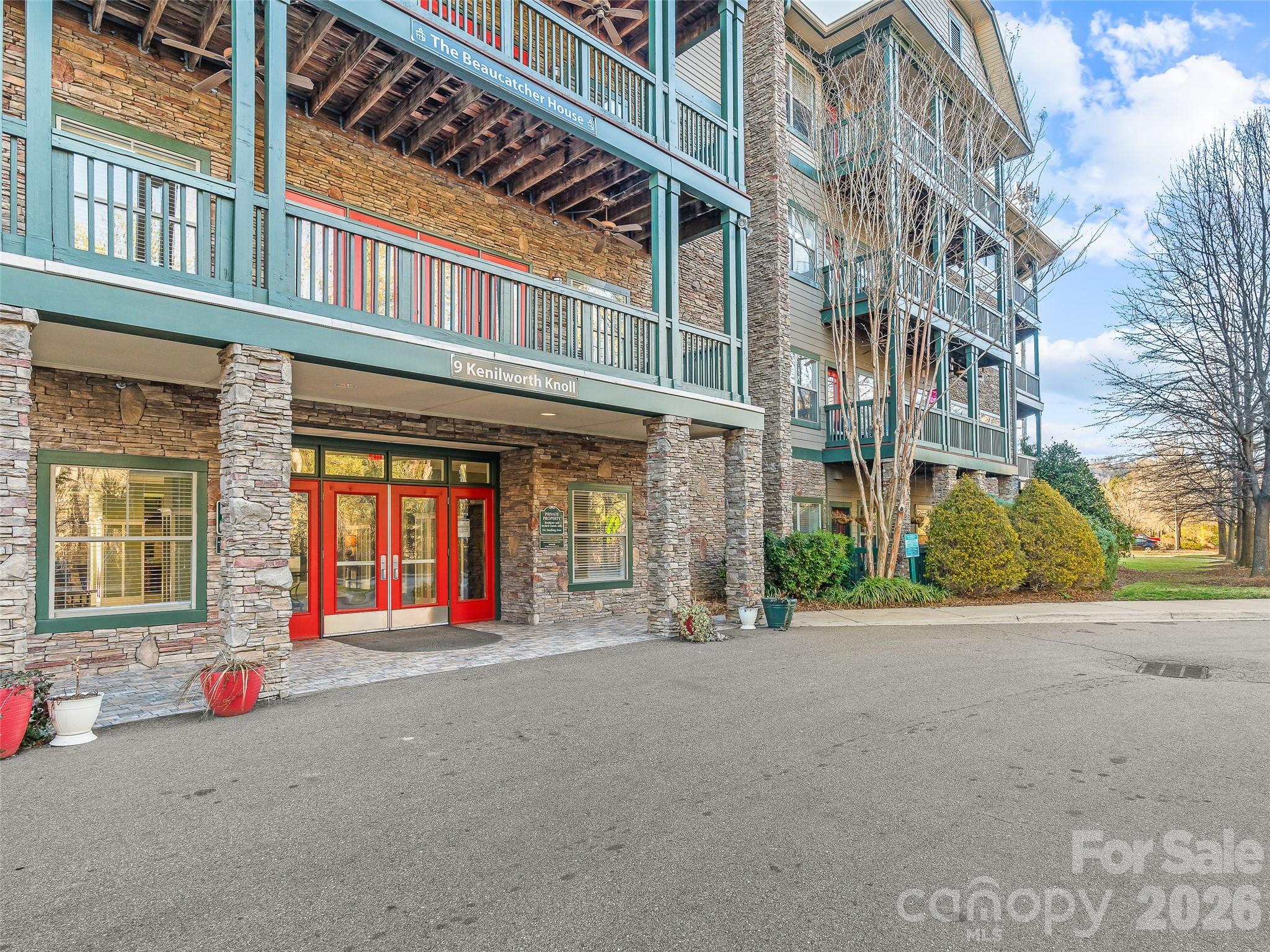9 Kenilworth Knoll 420 Property Photo 2
