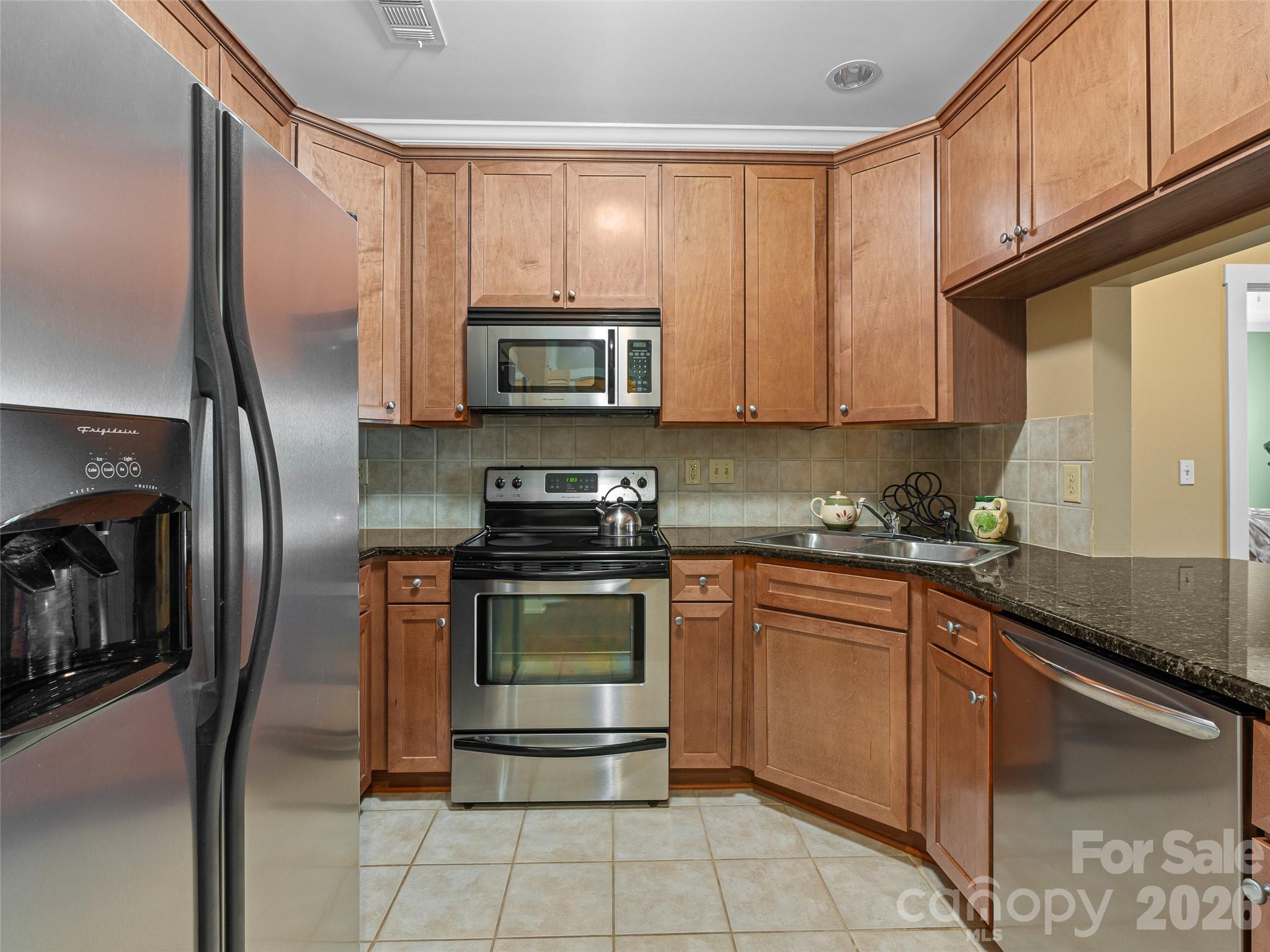 9 Kenilworth Knoll 420 Property Photo 8