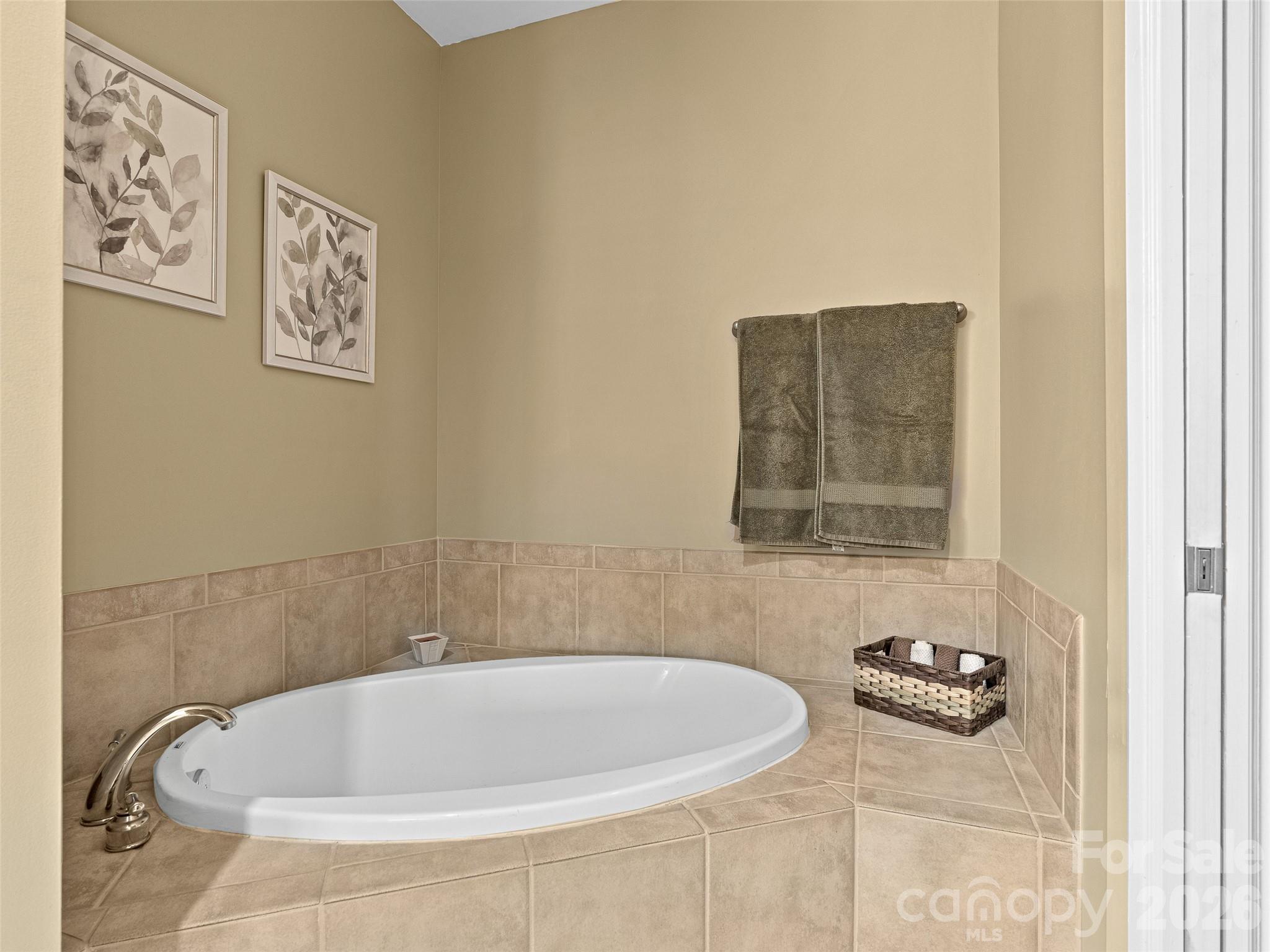 9 Kenilworth Knoll 420 Property Photo 18