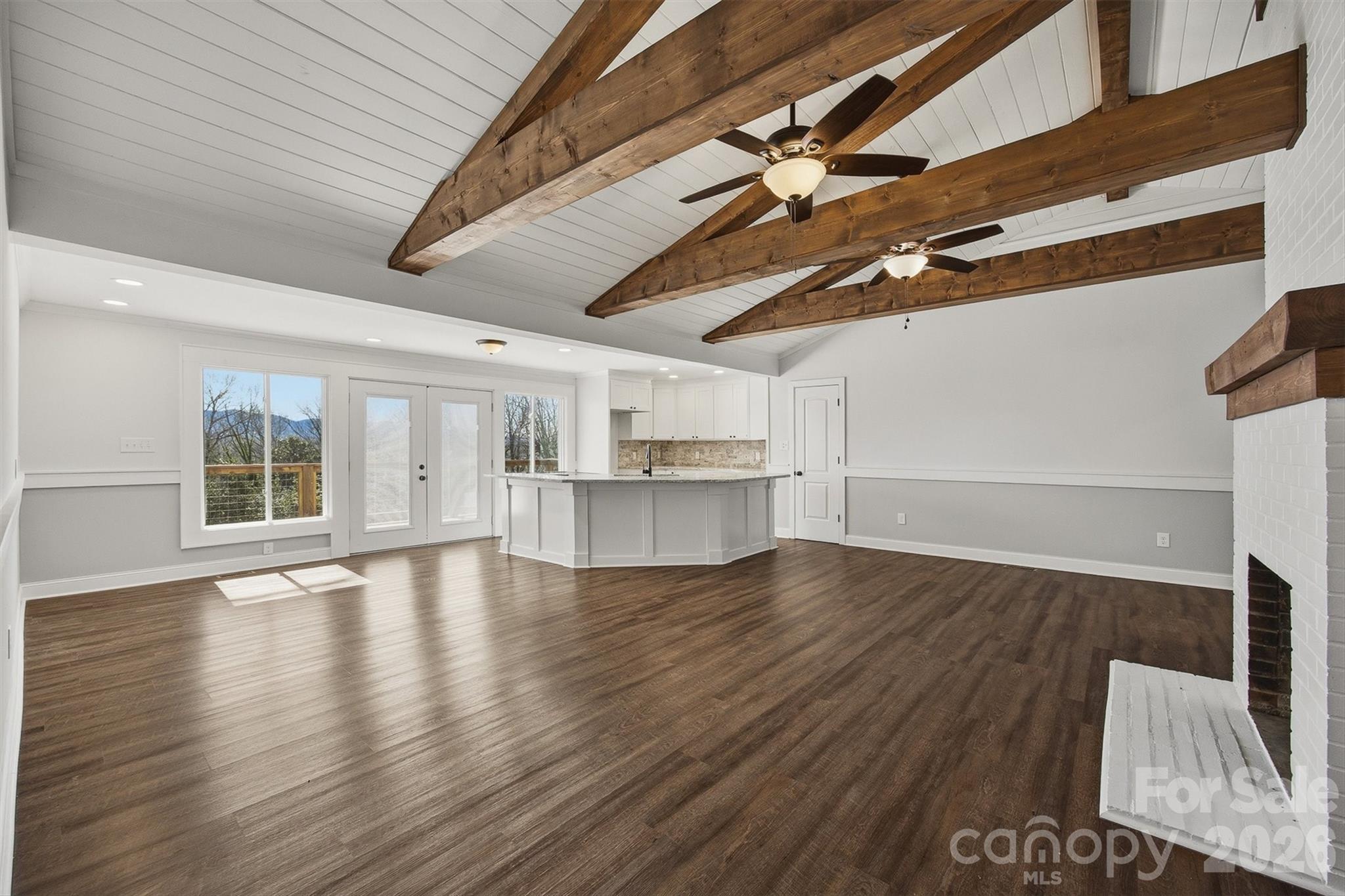 223 W Park Drive Property Photo 14