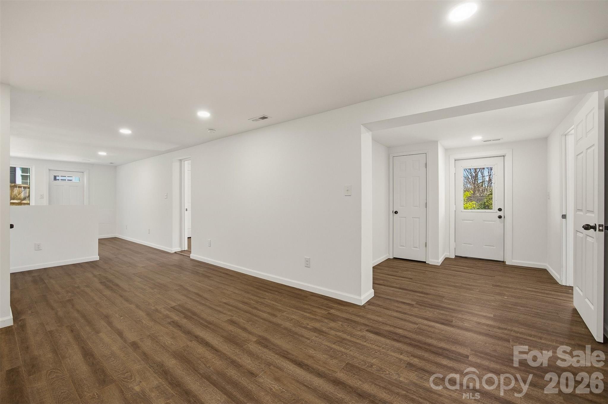 223 W Park Drive Property Photo 32