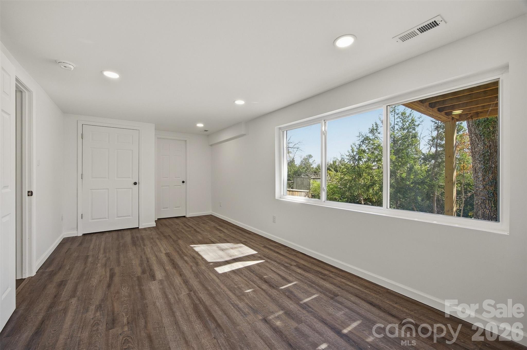 223 W Park Drive Property Photo 34