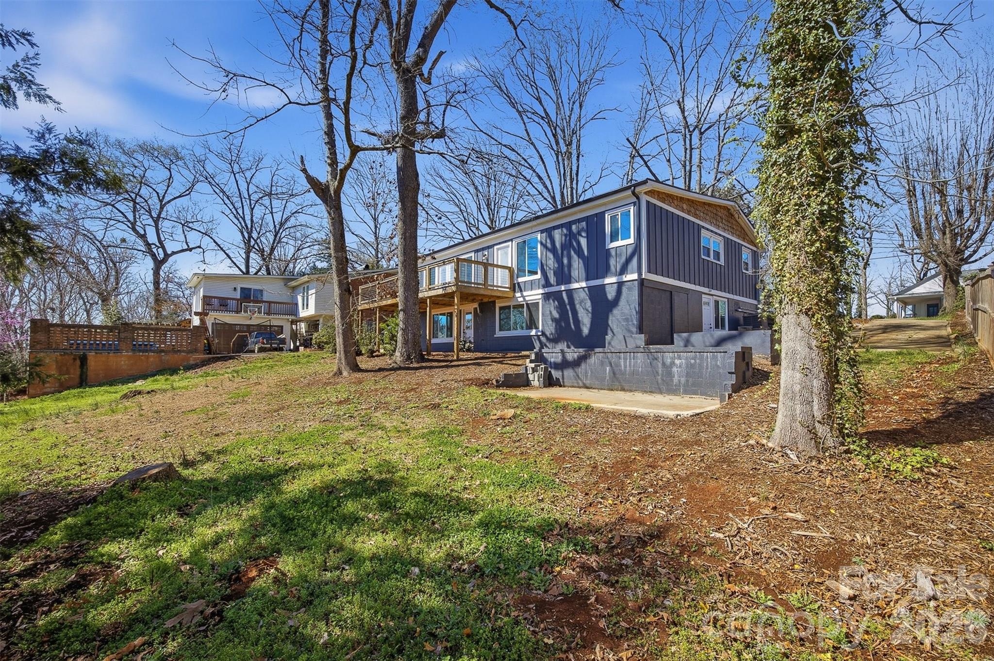 223 W Park Drive Property Photo 41
