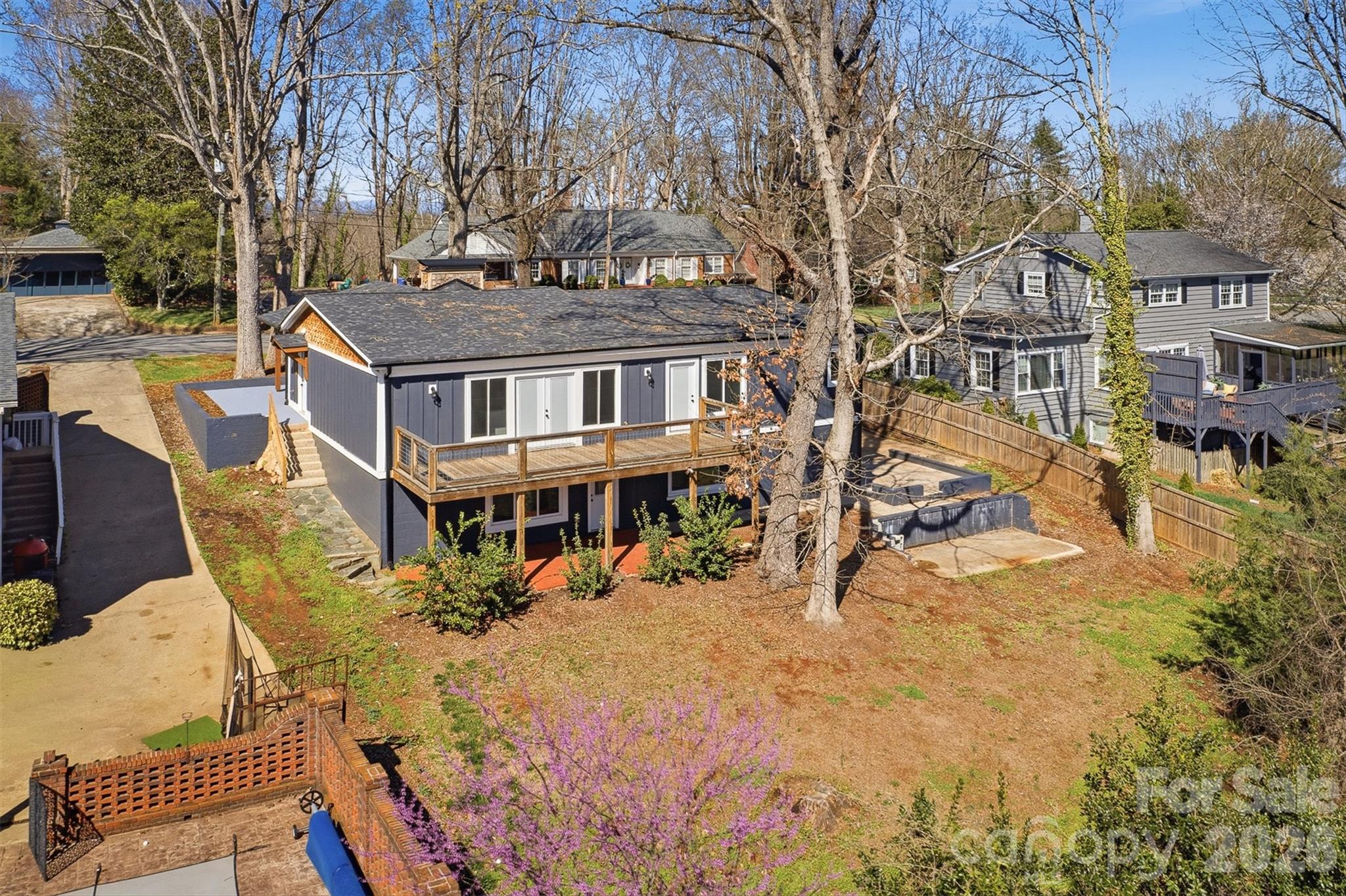 223 W Park Drive Property Photo 42