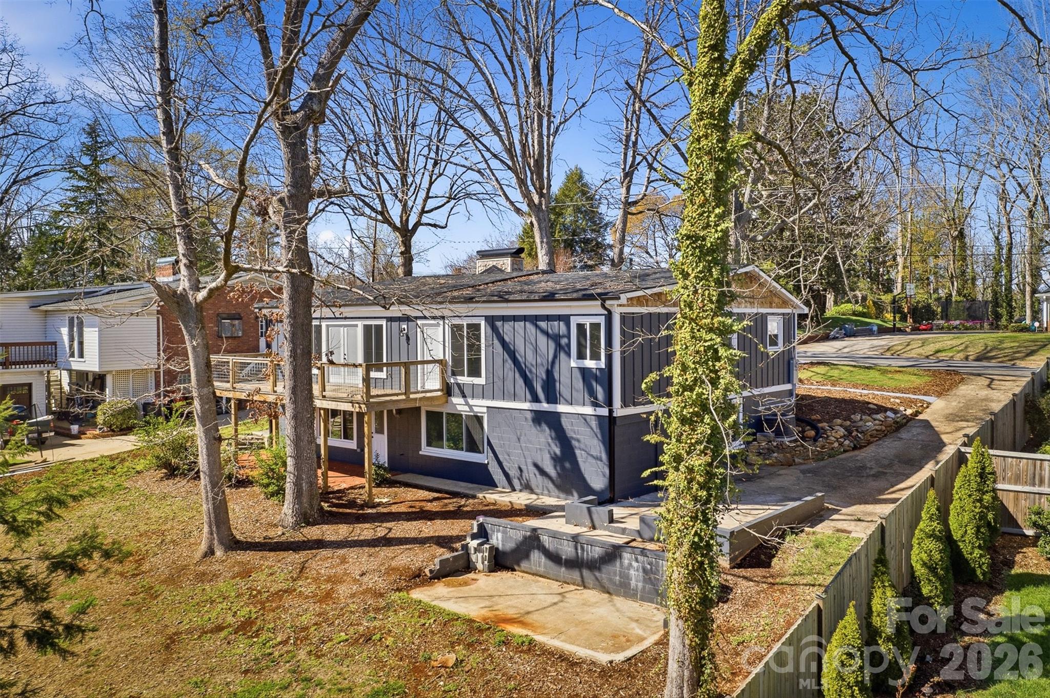 223 W Park Drive Property Photo 43