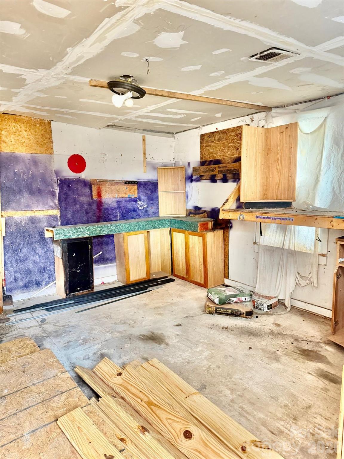 624 N Center Street Property Photo 4