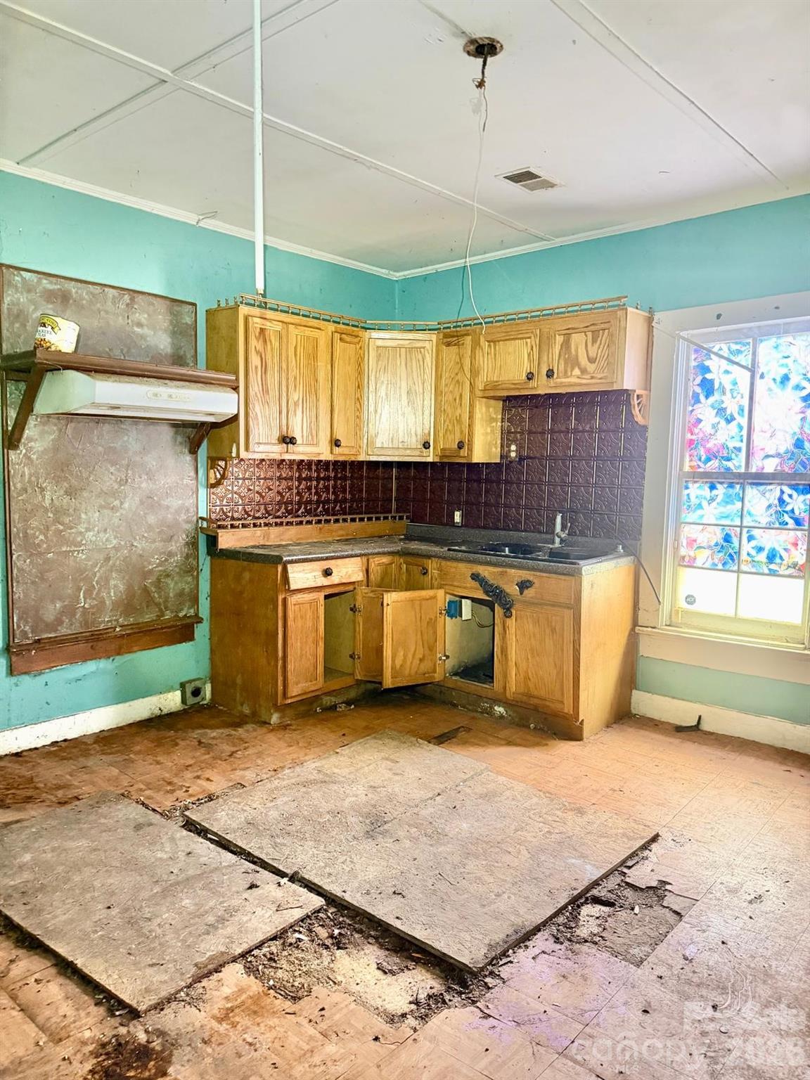 624 N Center Street Property Photo 8