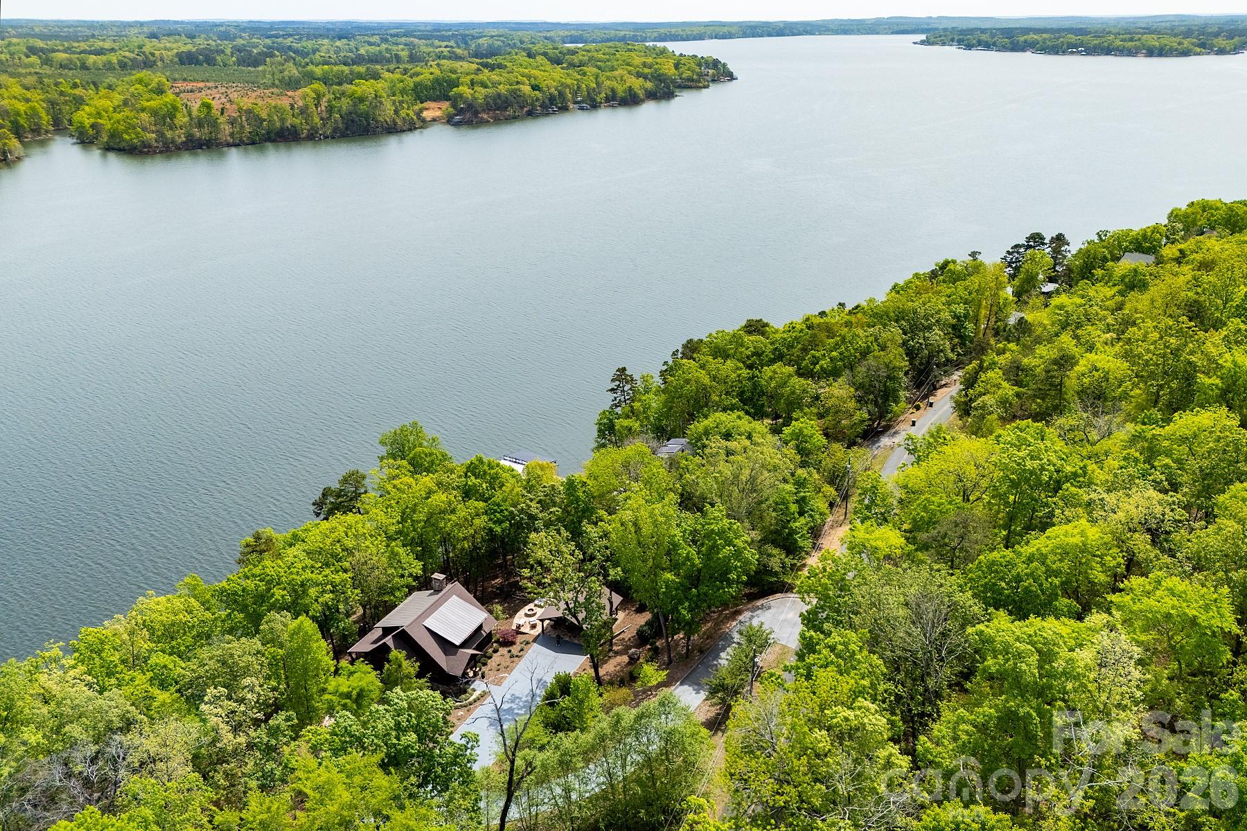 1329 Berry Hill Drive Property Photo 3