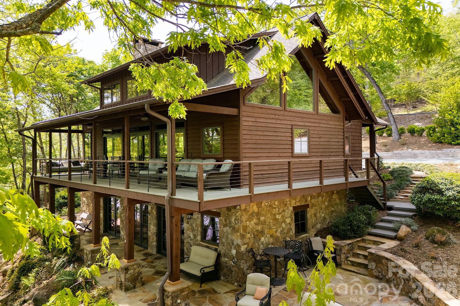 1329 Berry Hill Drive Property Photo 4
