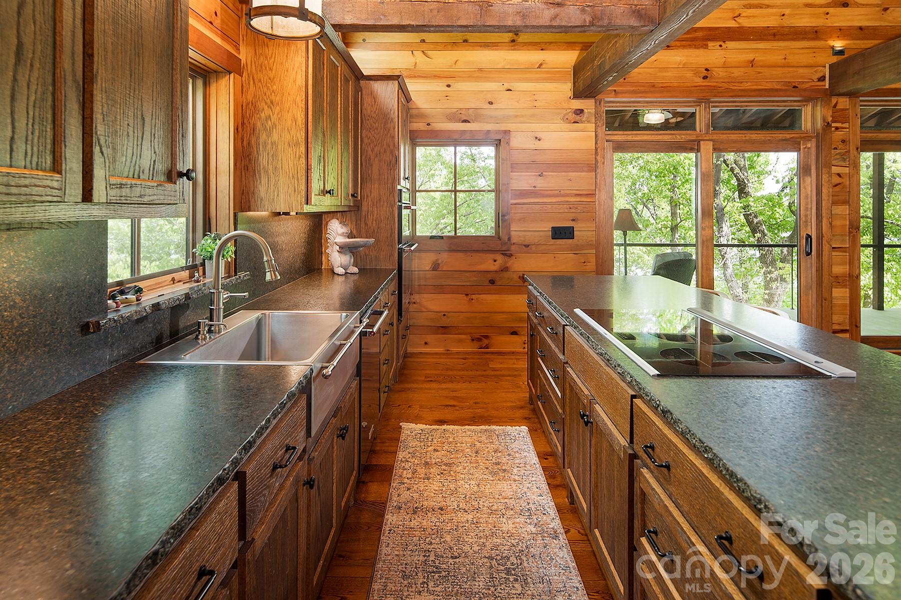 1329 Berry Hill Drive Property Photo 8