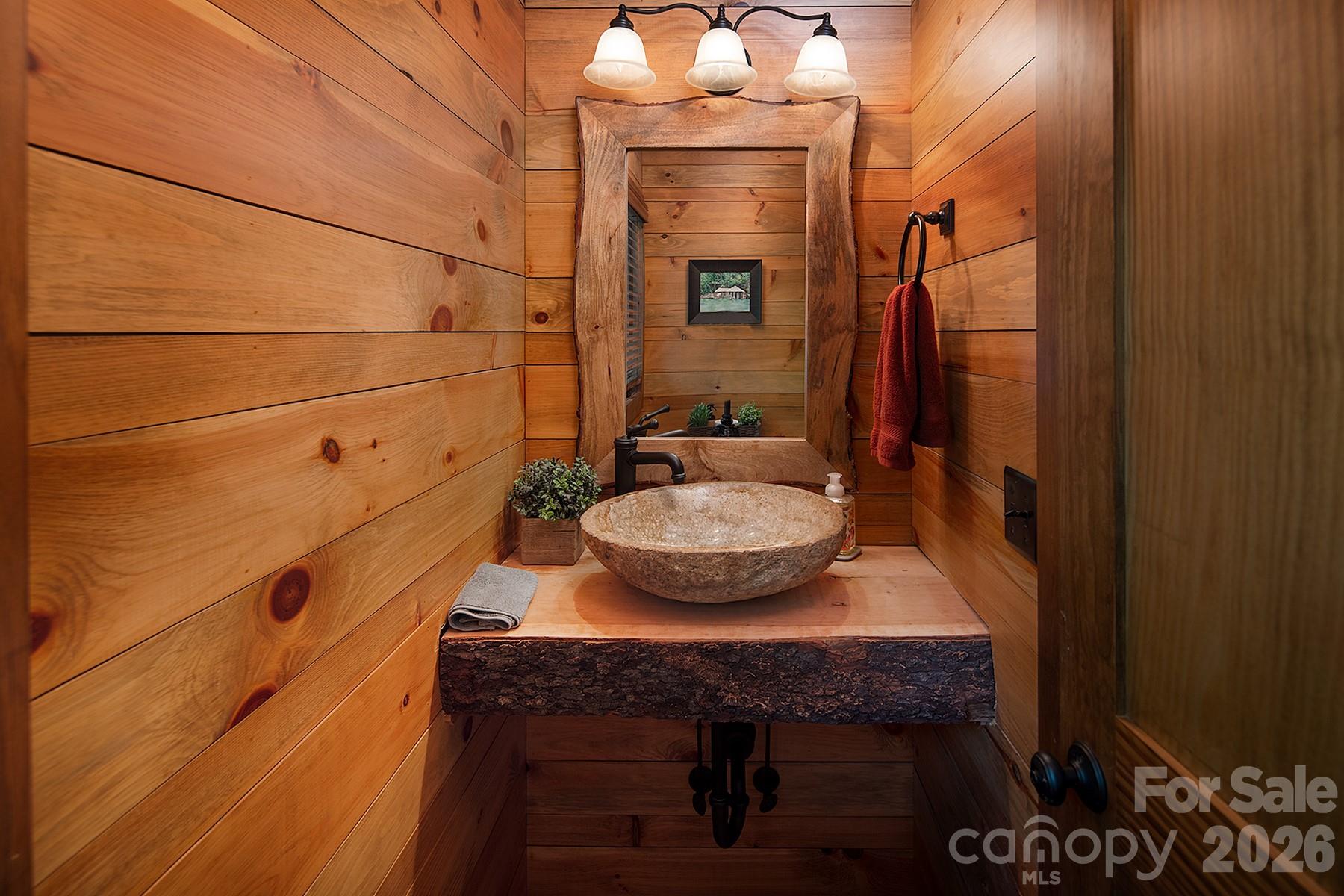 1329 Berry Hill Drive Property Photo 18