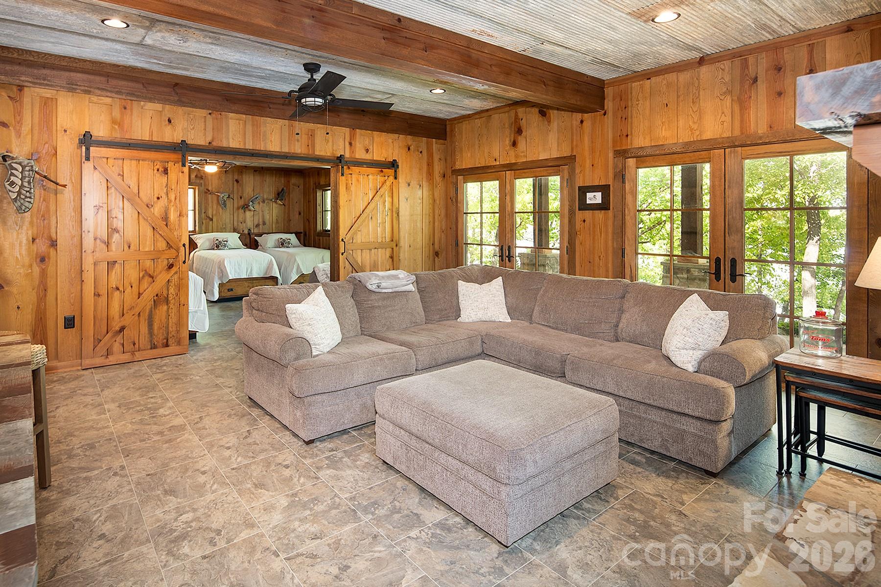 1329 Berry Hill Drive Property Photo 24