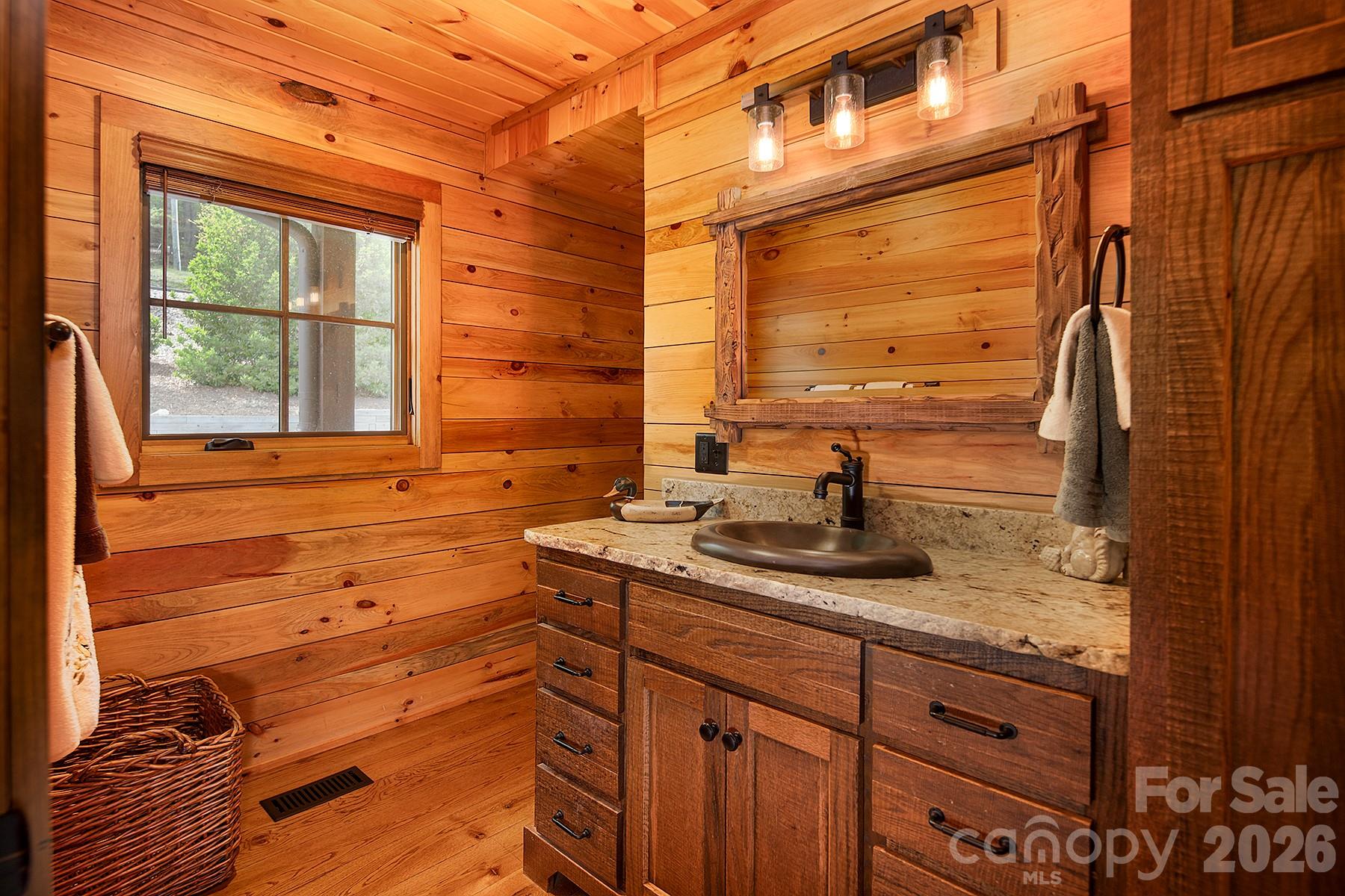 1329 Berry Hill Drive Property Photo 29