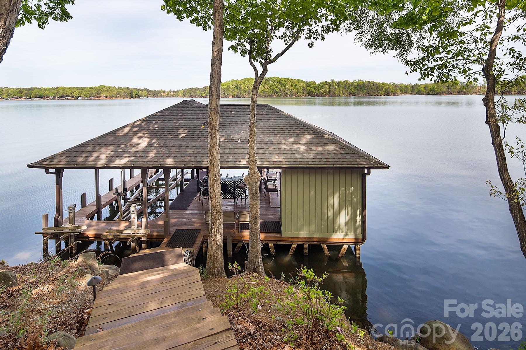 1329 Berry Hill Drive Property Photo 36