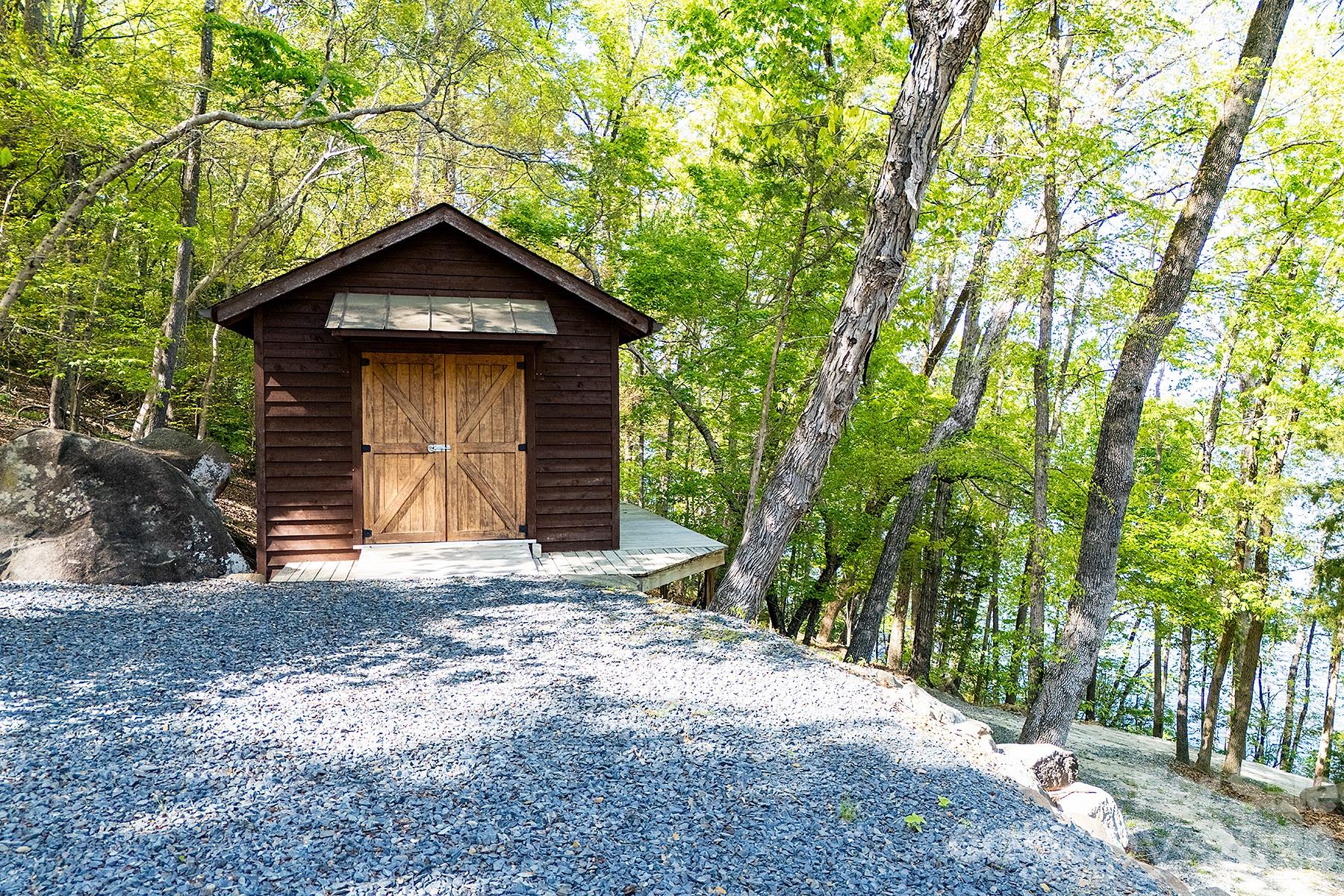 1329 Berry Hill Drive Property Photo 41