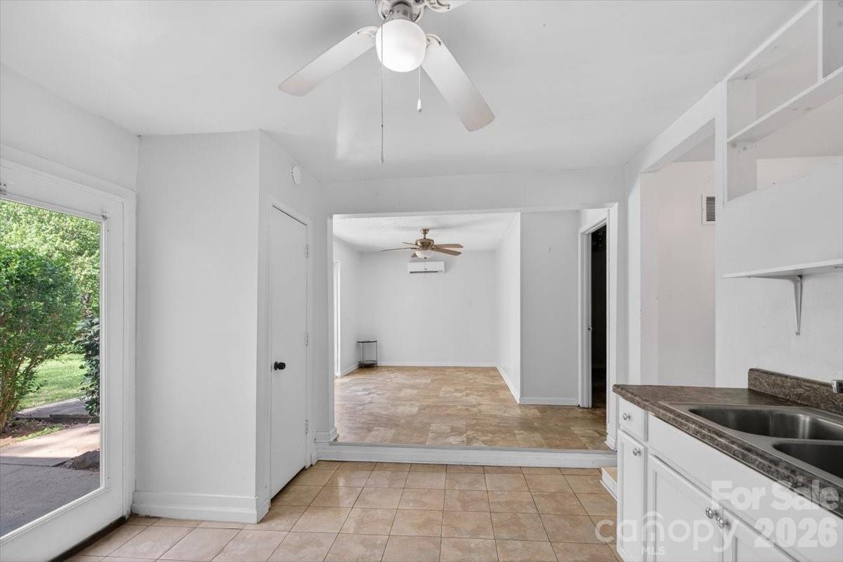 209 Edgewood Drive Property Photo 6