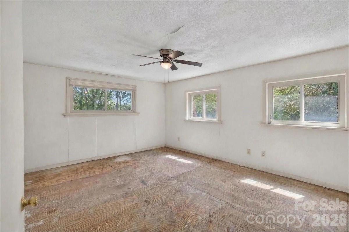 209 Edgewood Drive Property Photo 21