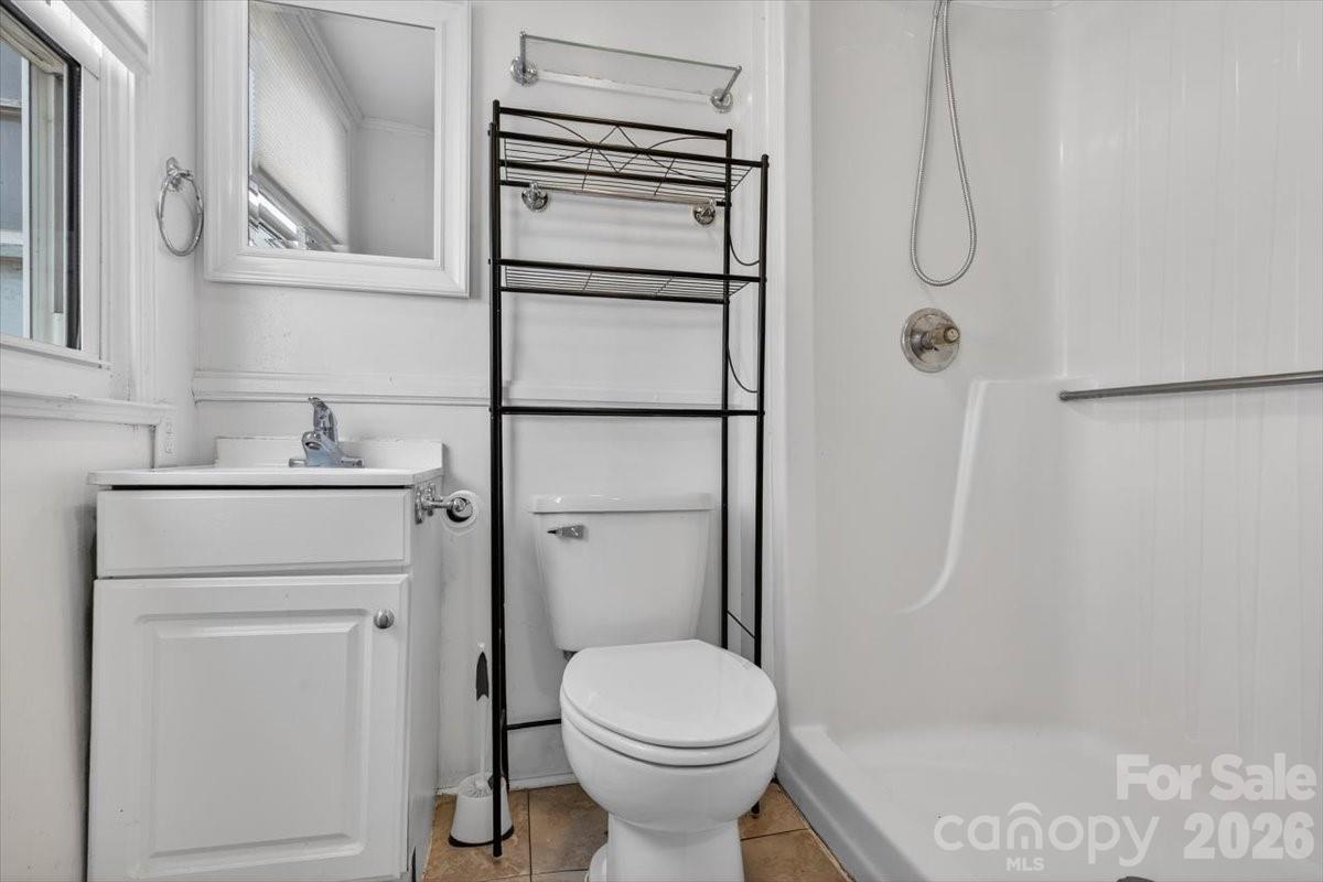 209 Edgewood Drive Property Photo 29