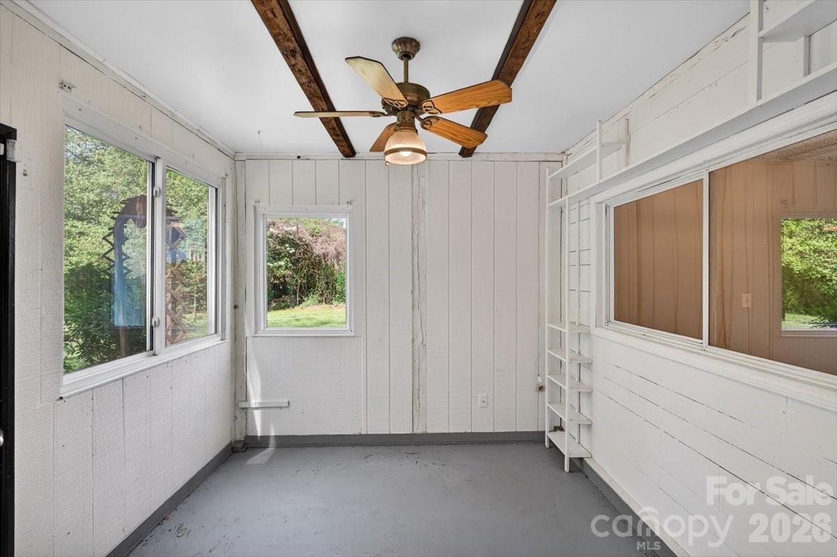 209 Edgewood Drive Property Photo 33