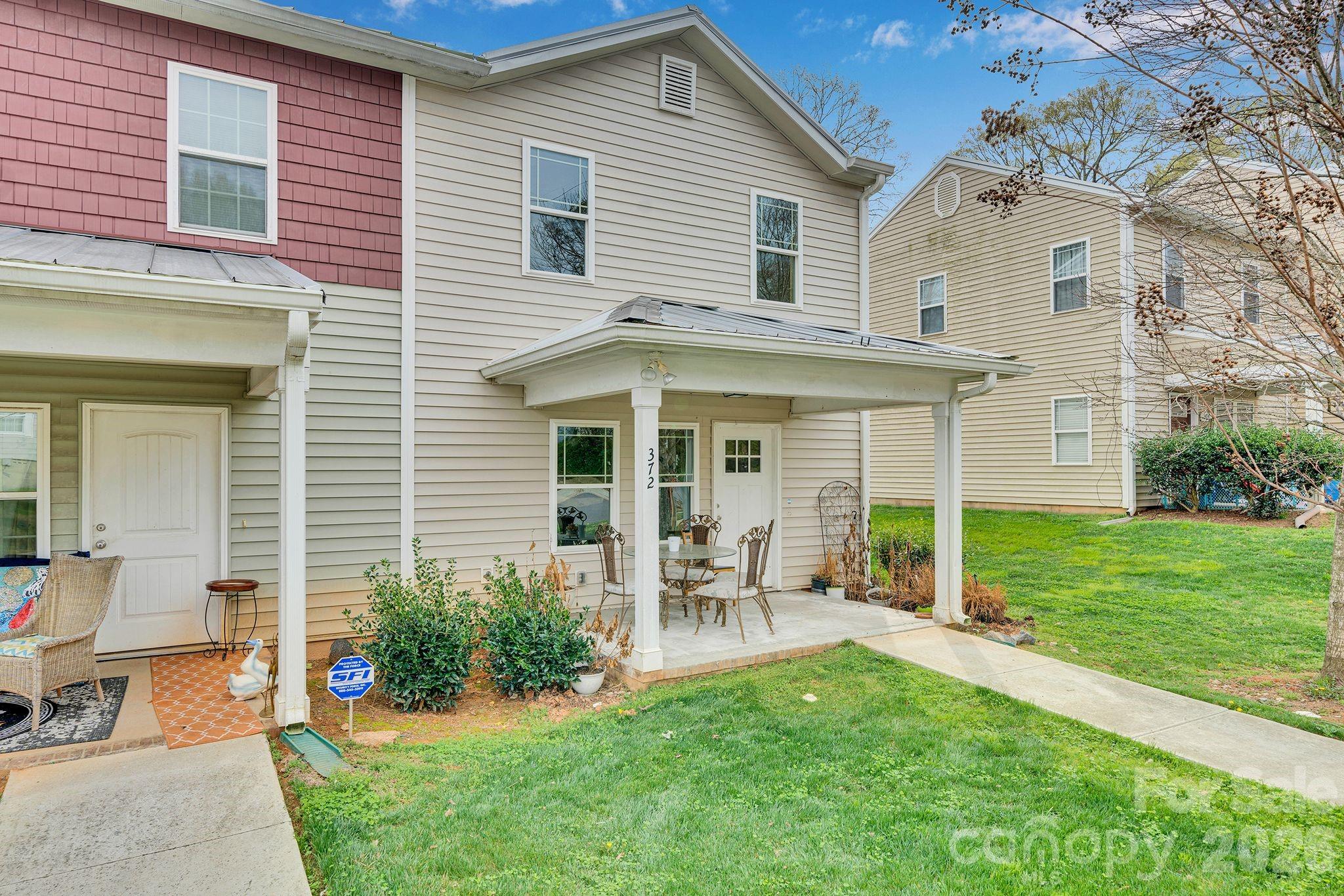 372 E Mills Avenue Property Photo 2