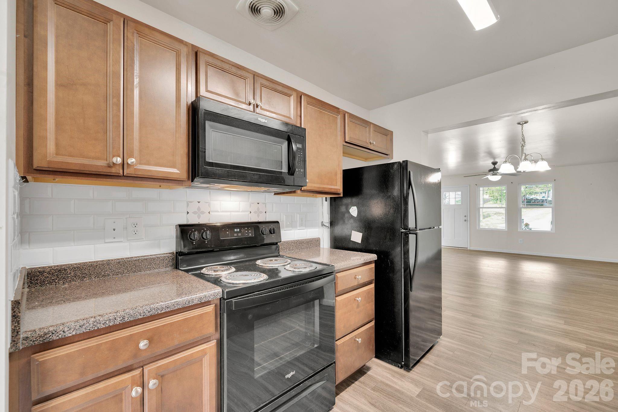 372 E Mills Avenue Property Photo 4
